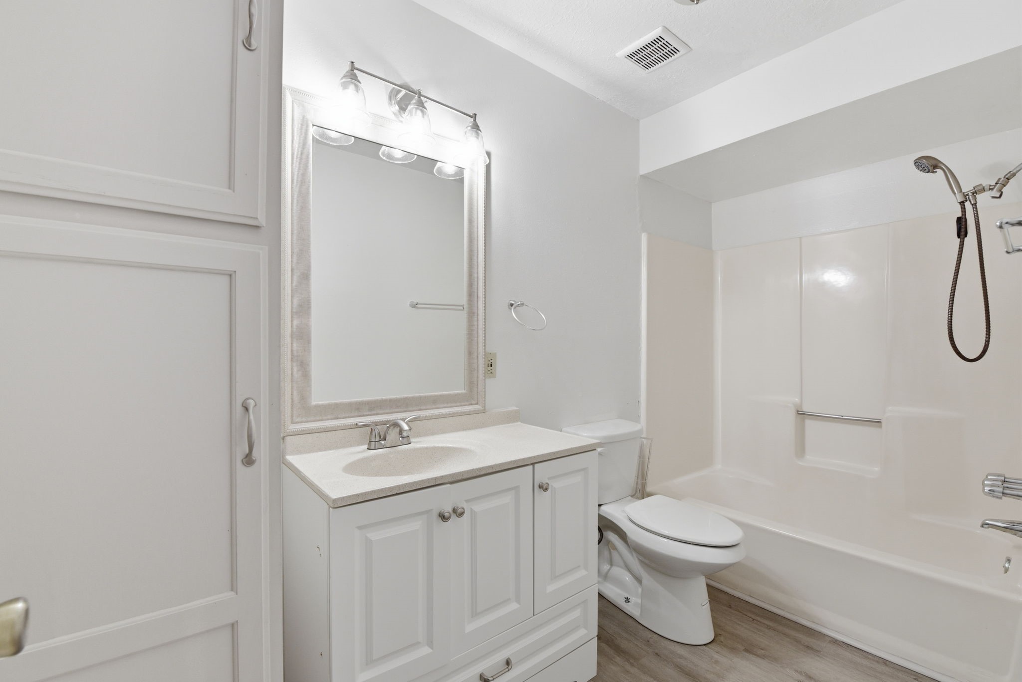 2402 Sycamore Avenue B1 Property Photo 24