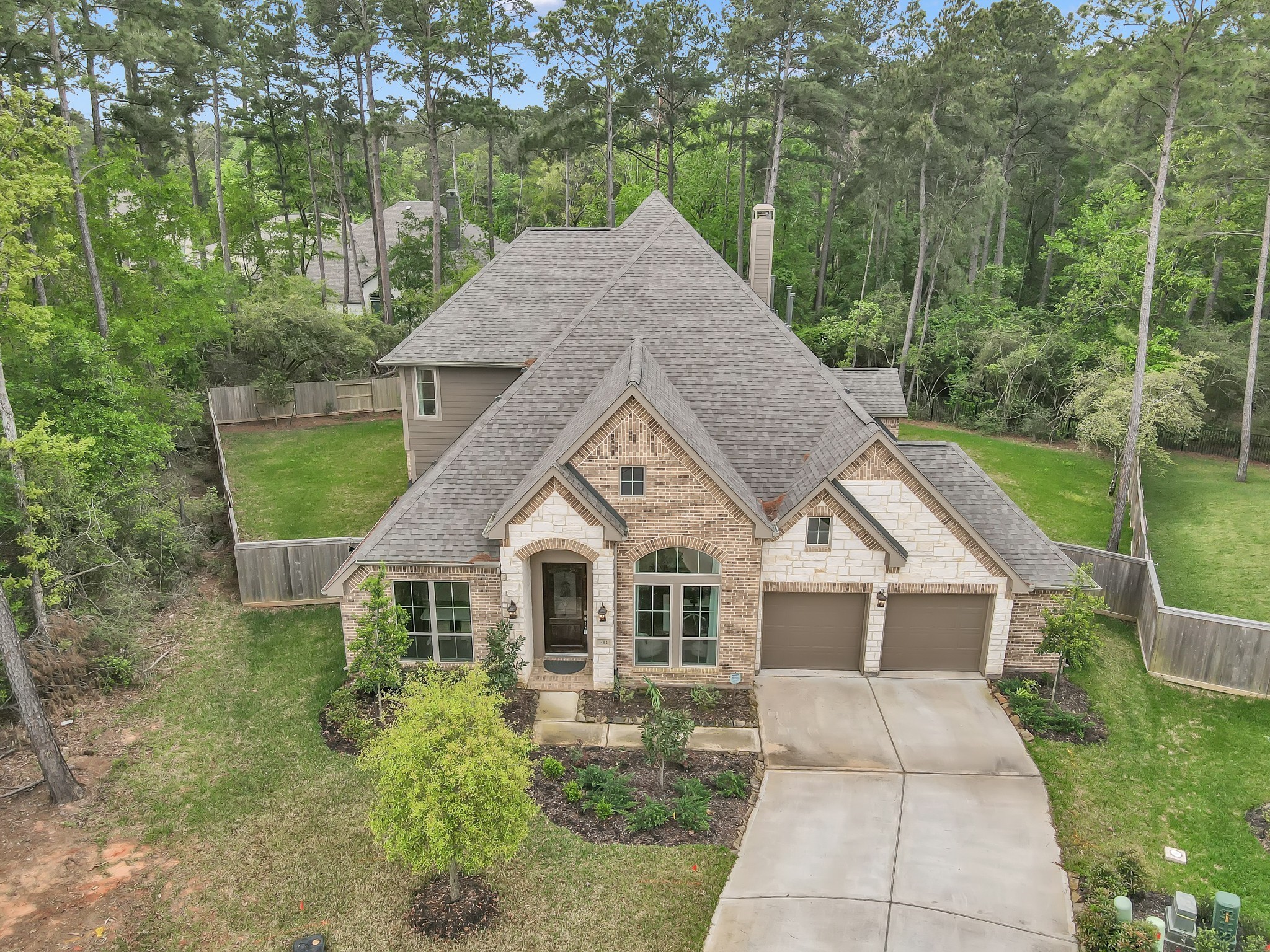 402 Changing Tide Court Property Photo 1