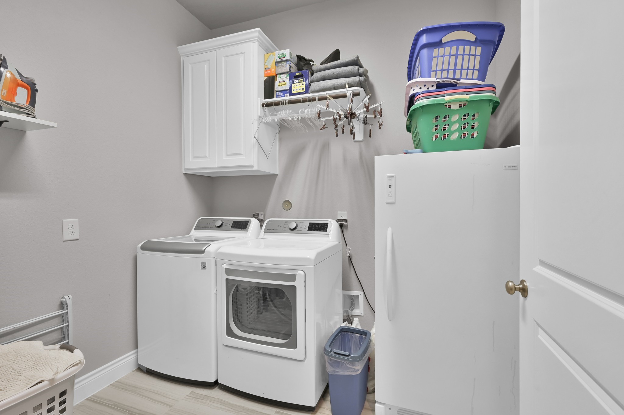 402 Changing Tide Court Property Photo 16