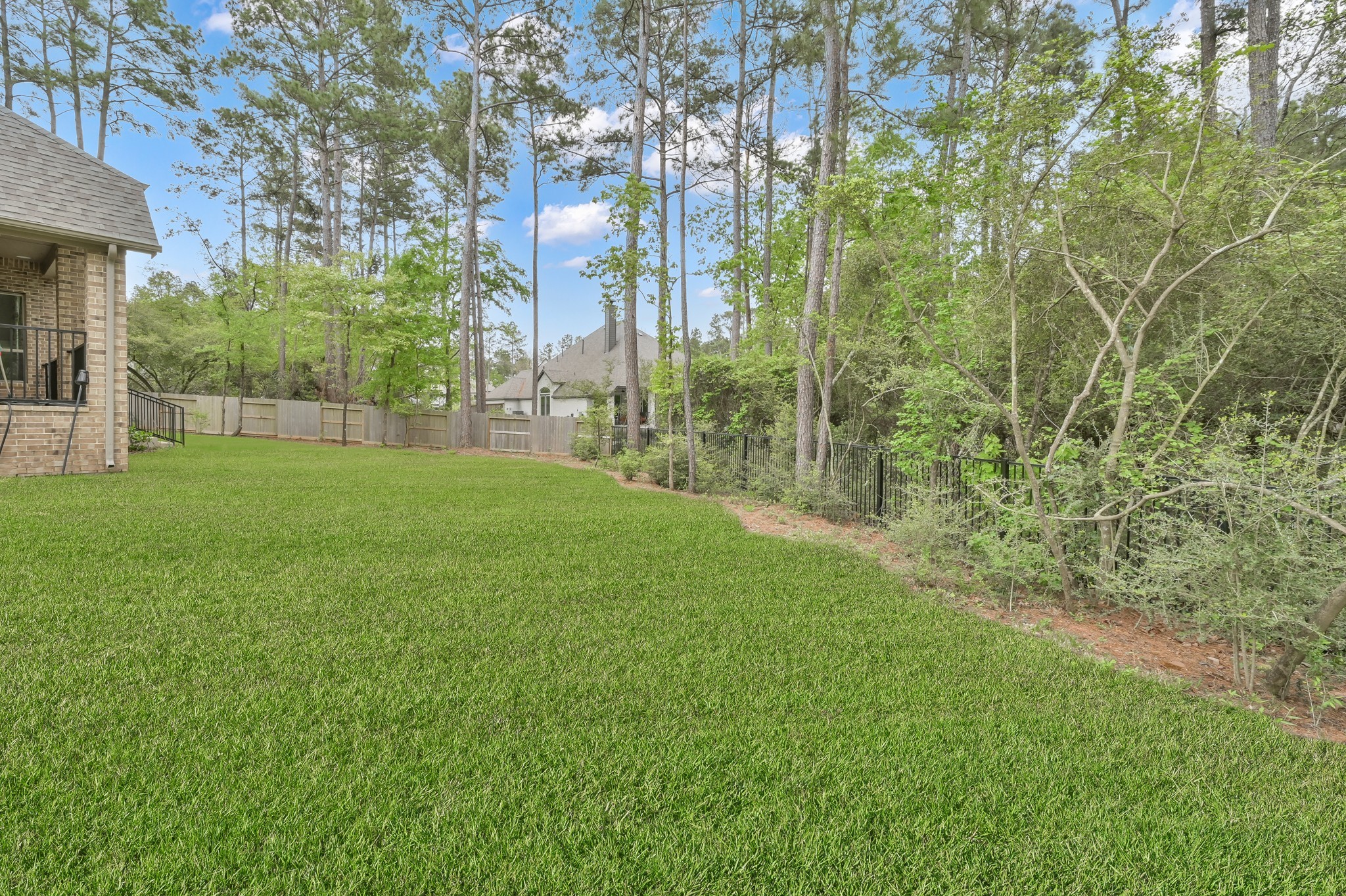 402 Changing Tide Court Property Photo 32