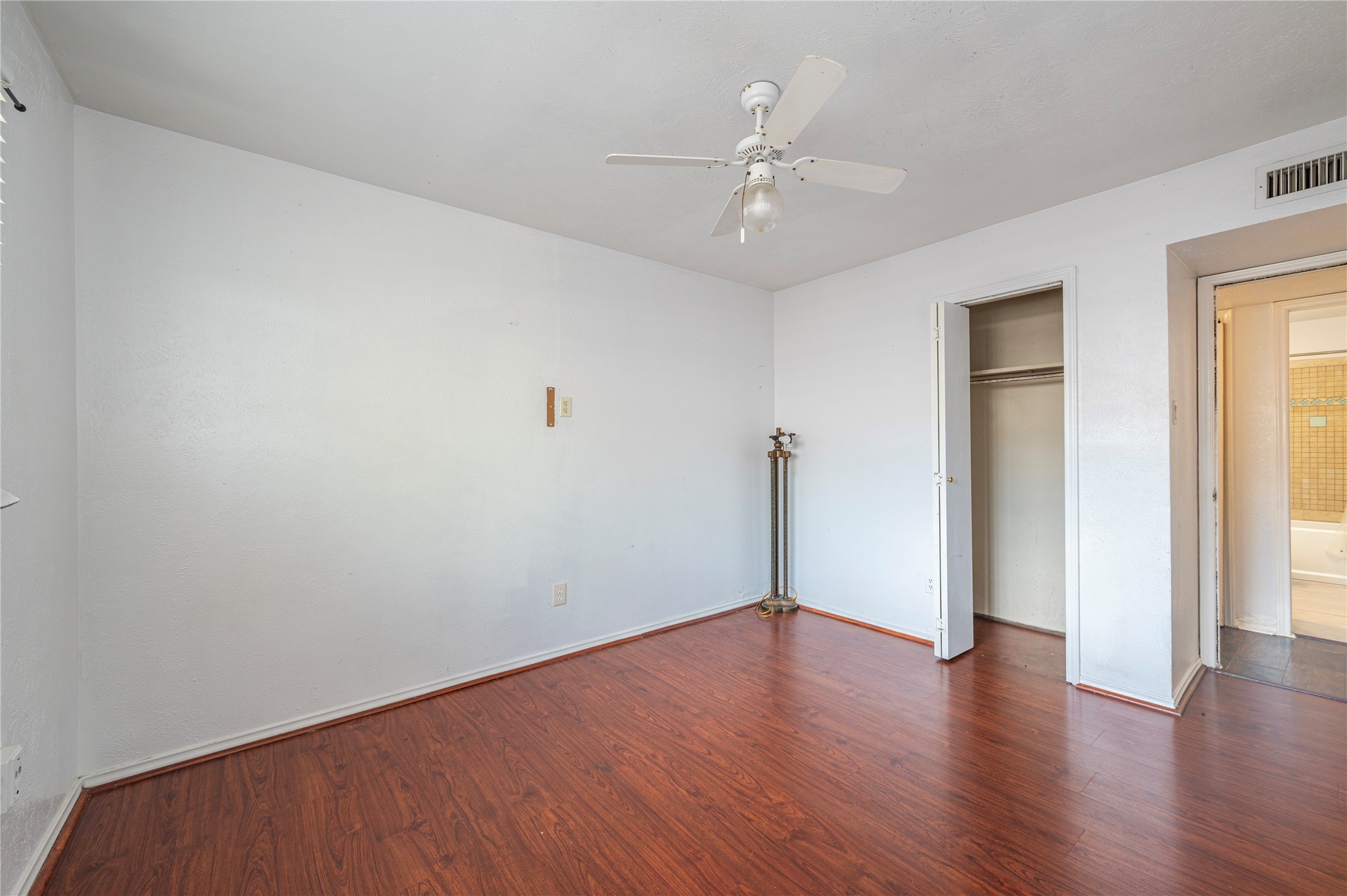 15722 Corsair Road Property Photo 14