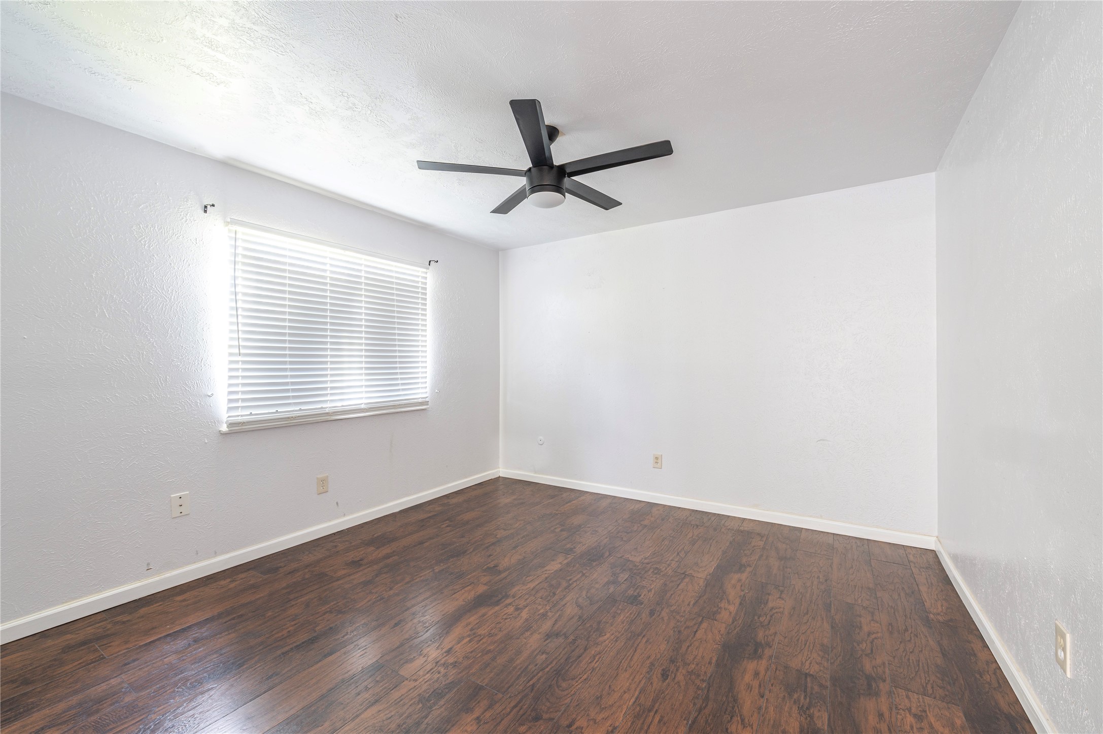 15722 Corsair Road Property Photo 18
