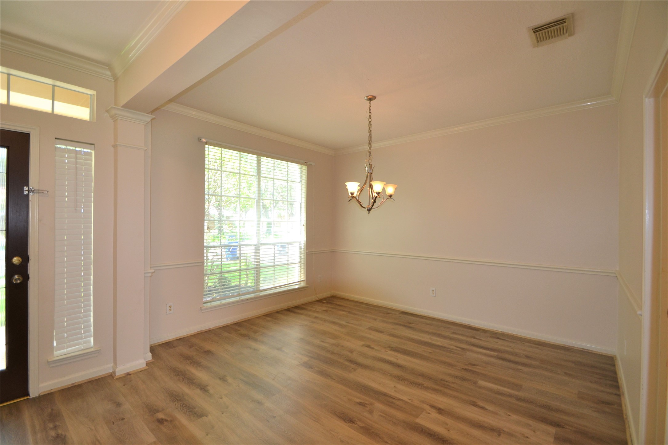 5007 Bellmead Drive Property Photo 3