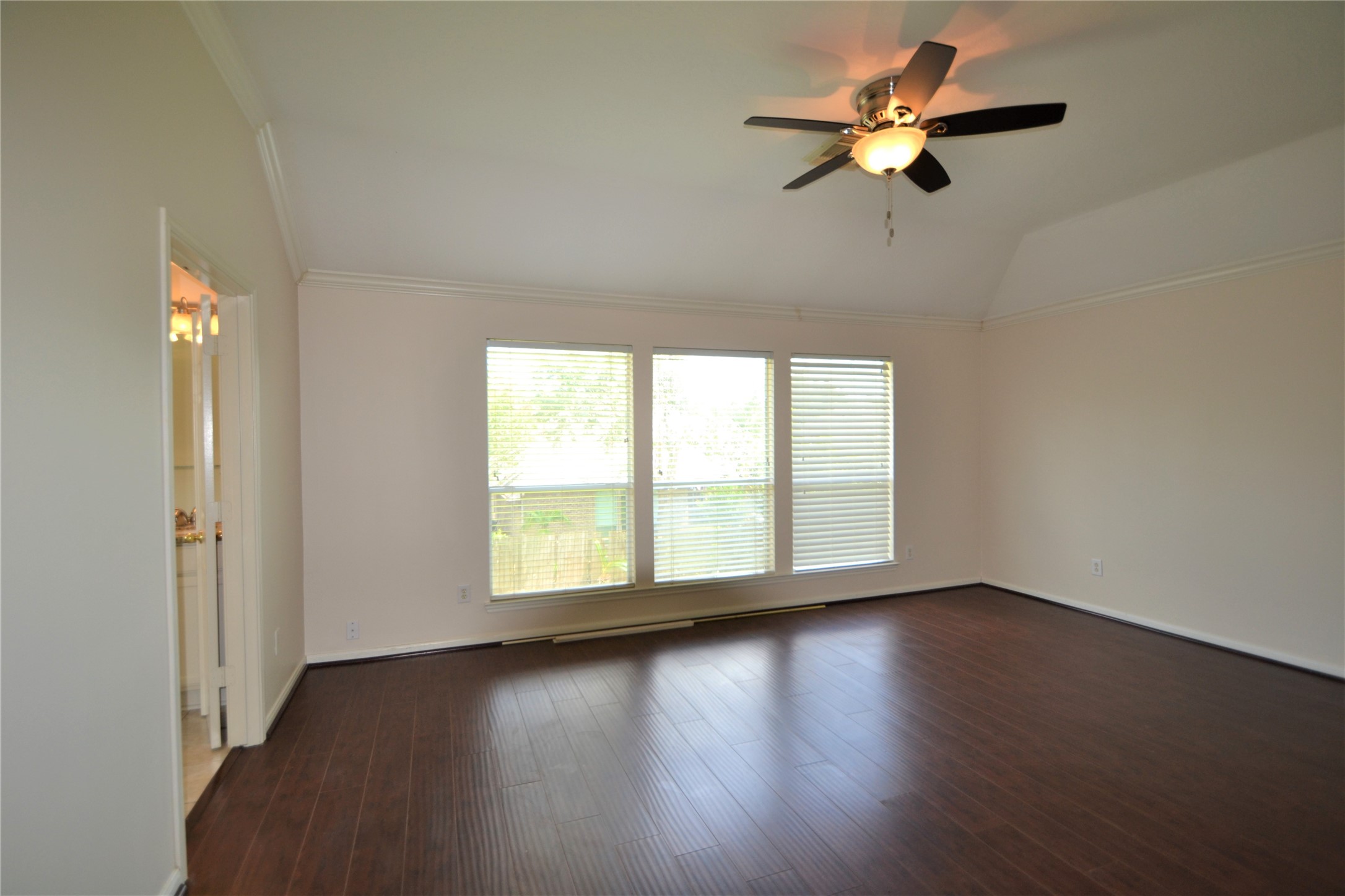 5007 Bellmead Drive Property Photo 24
