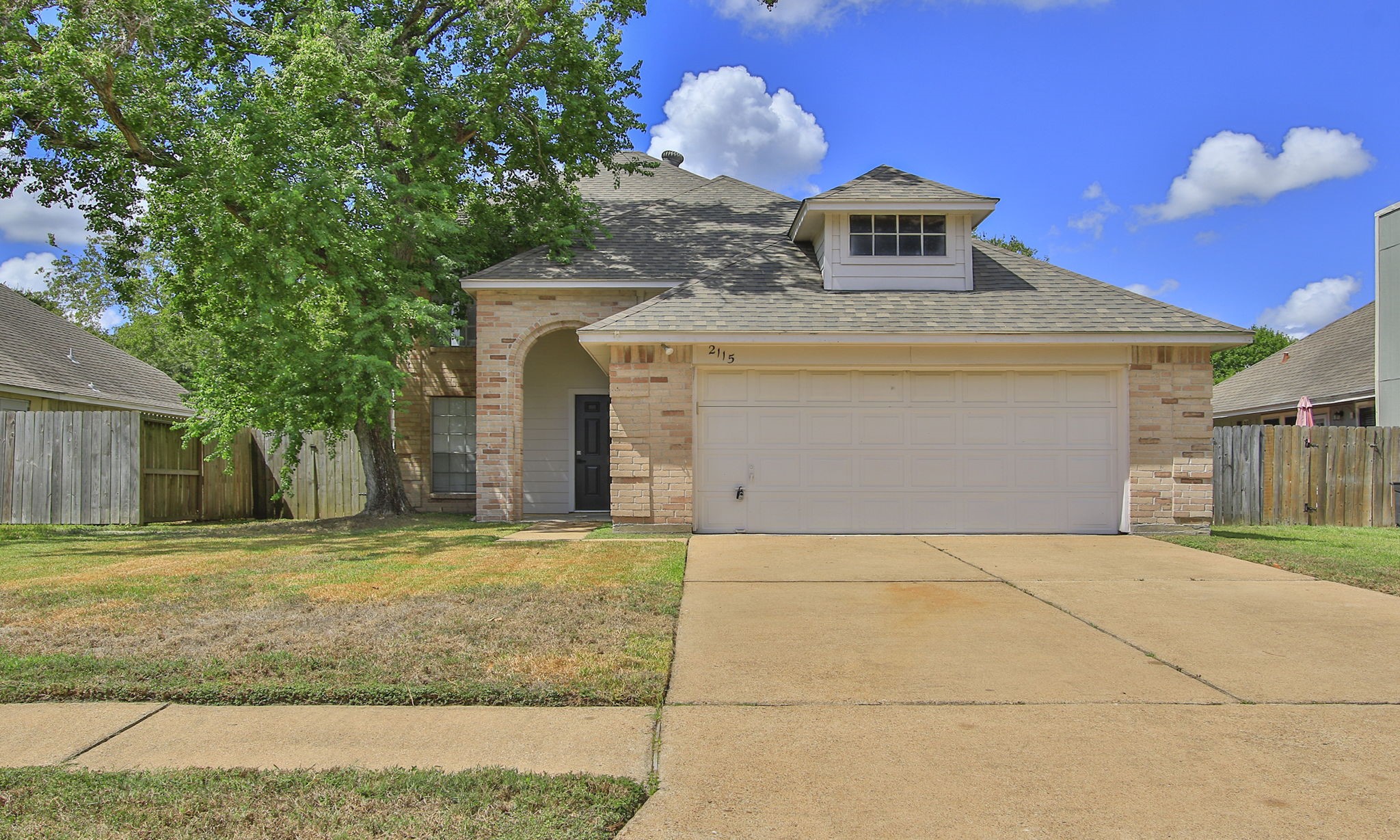 2115 Foundary Drive E Property Photo 1