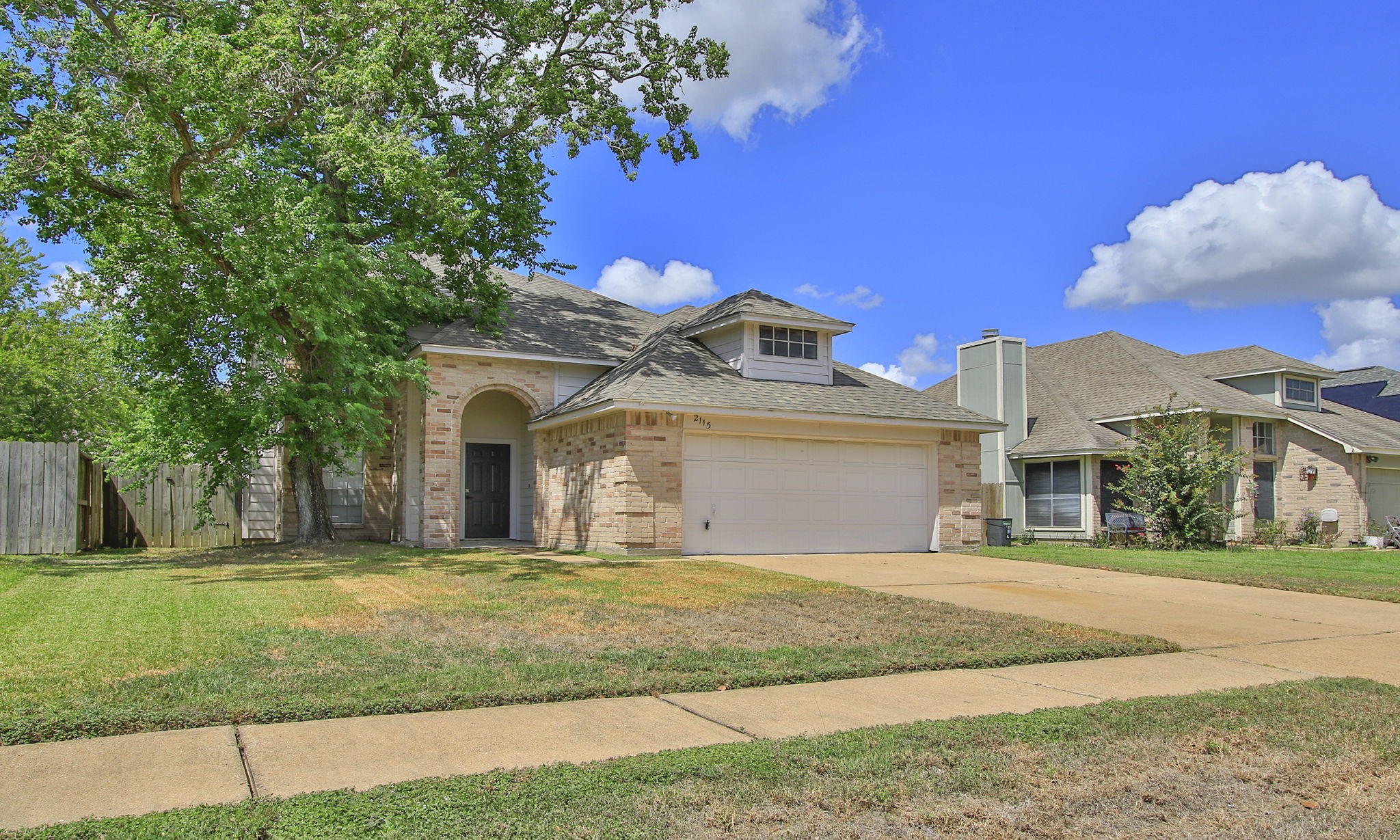 2115 Foundary Drive E Property Photo 2