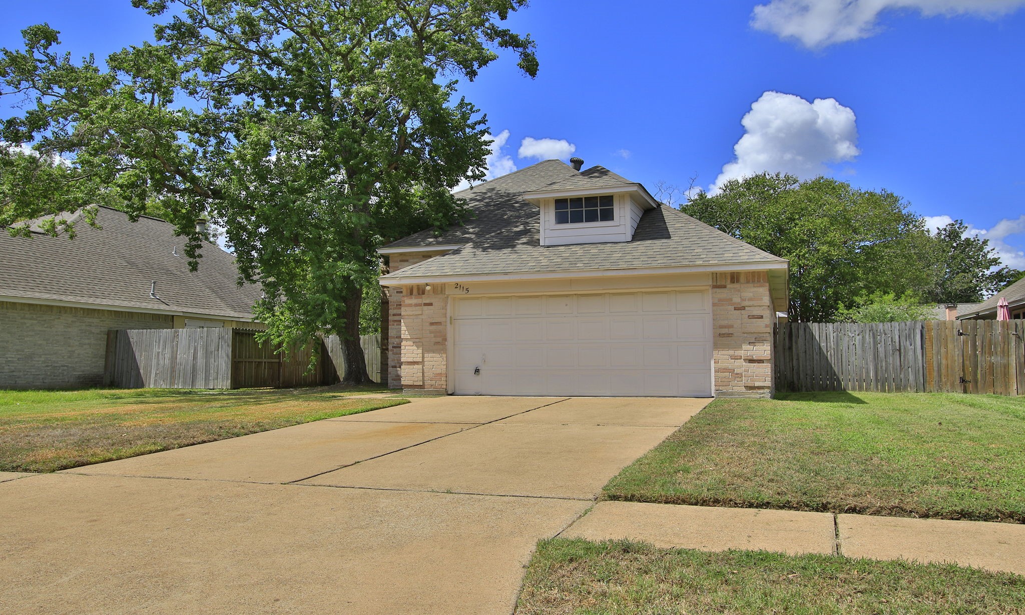 2115 Foundary Drive E Property Photo 3