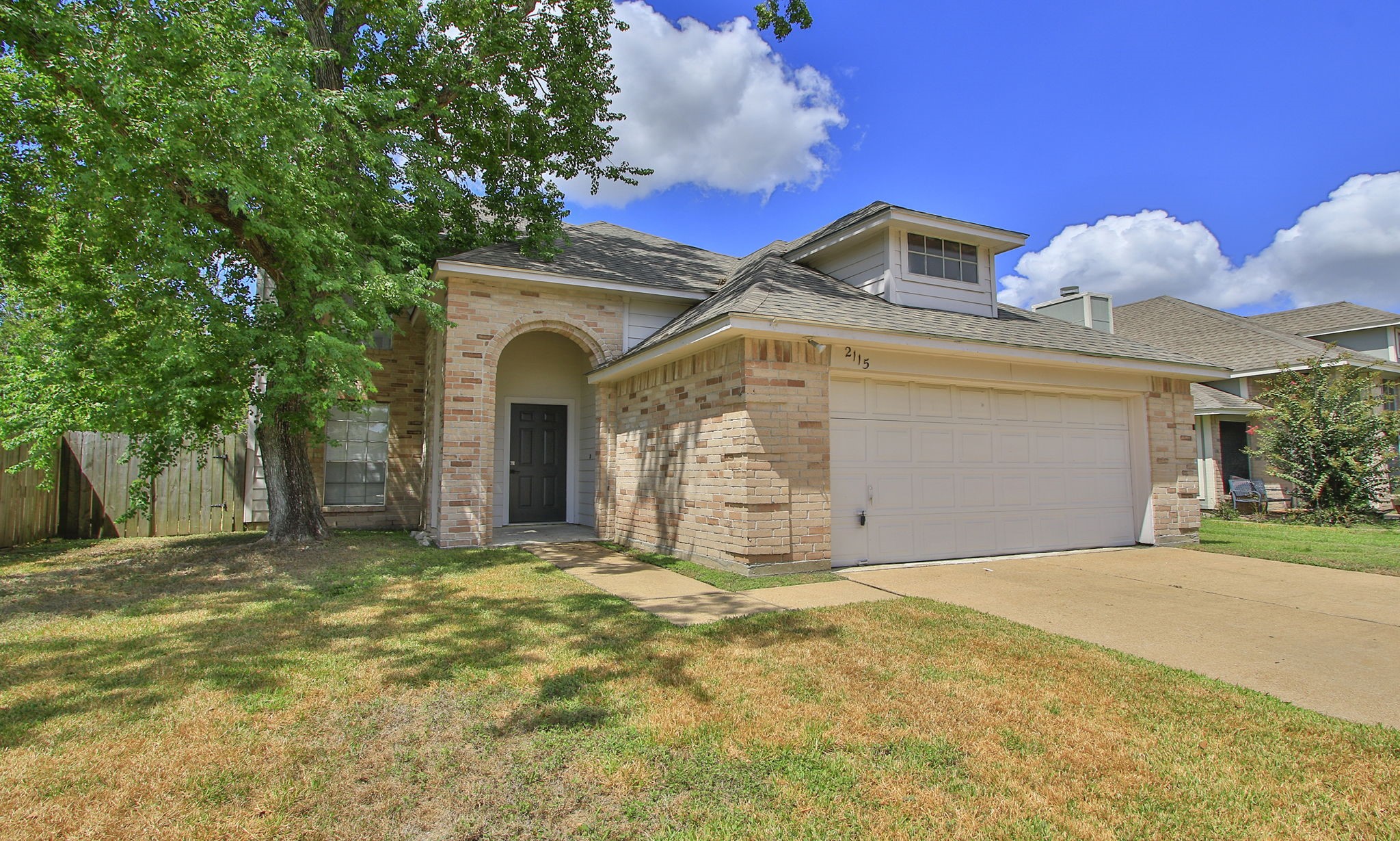 2115 Foundary Drive E Property Photo 4
