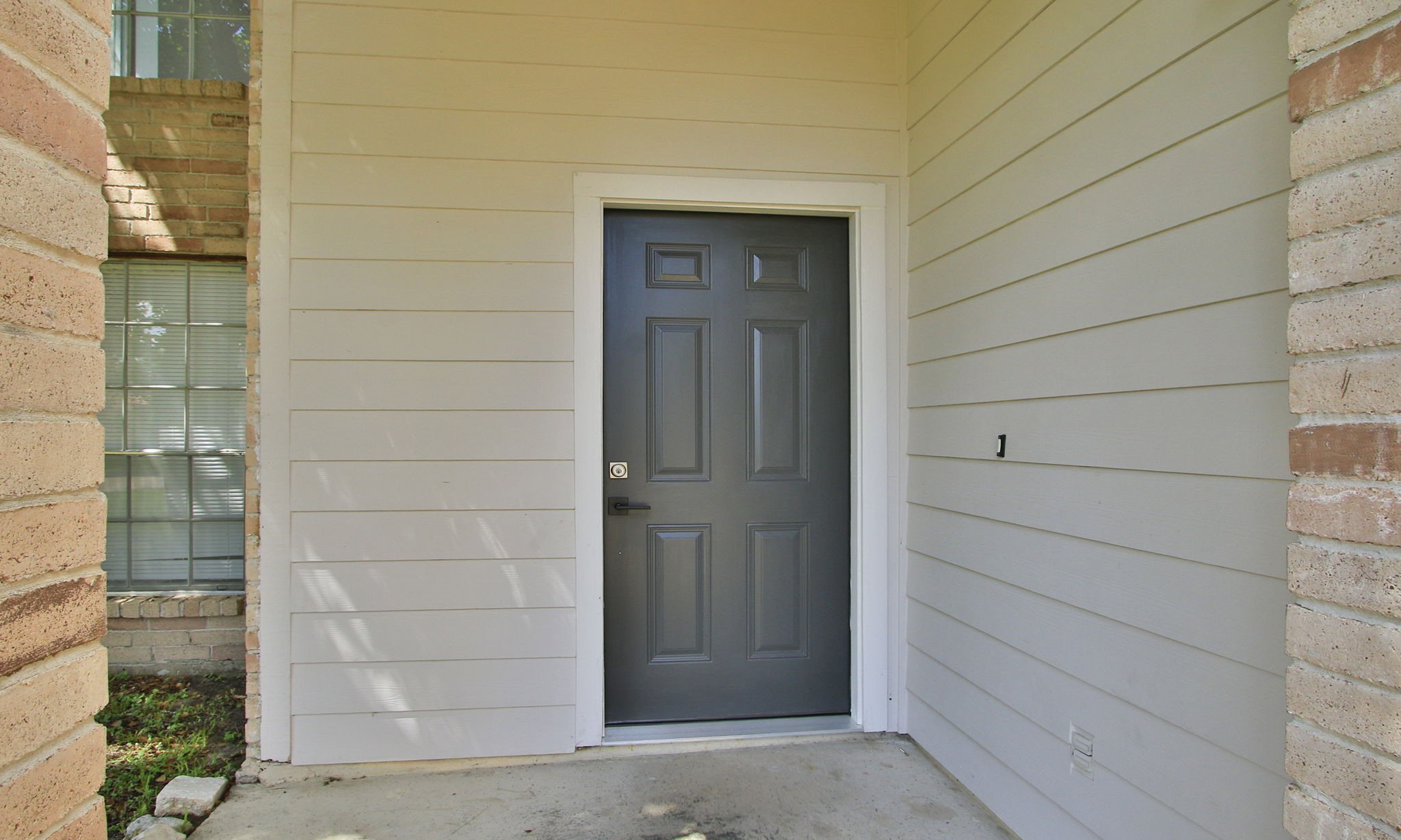 2115 Foundary Drive E Property Photo 5