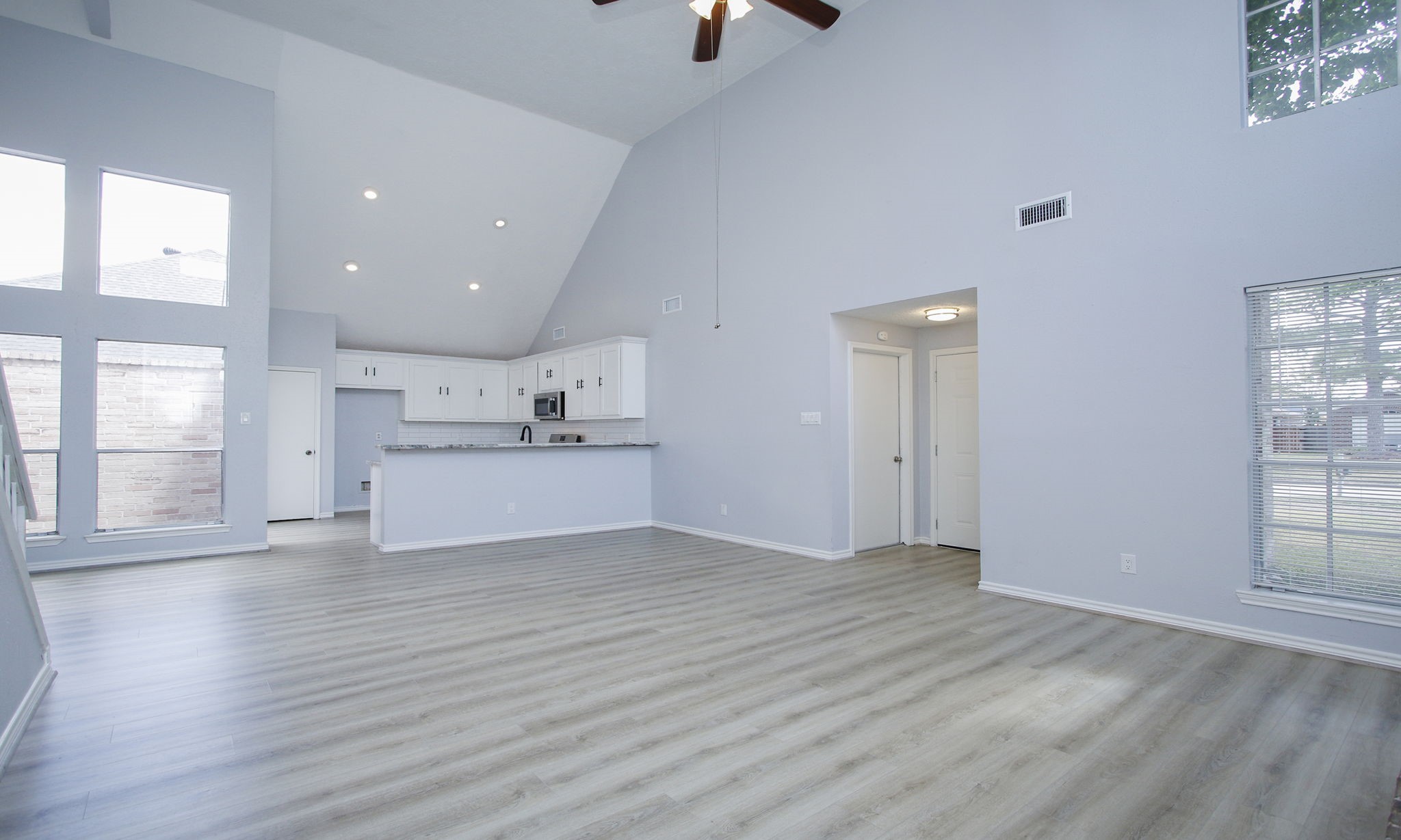 2115 Foundary Drive E Property Photo 9