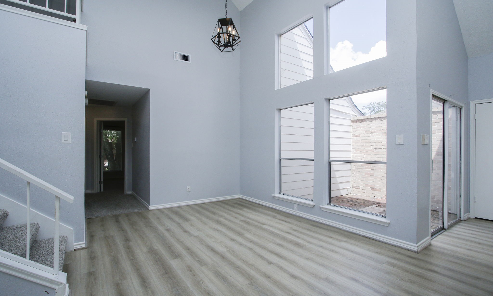2115 Foundary Drive E Property Photo 11