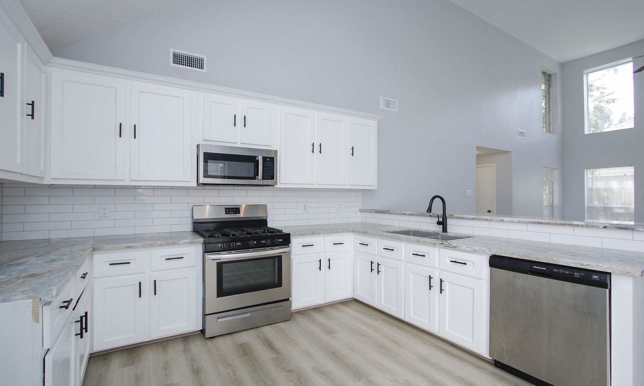 2115 Foundary Drive E Property Photo 14