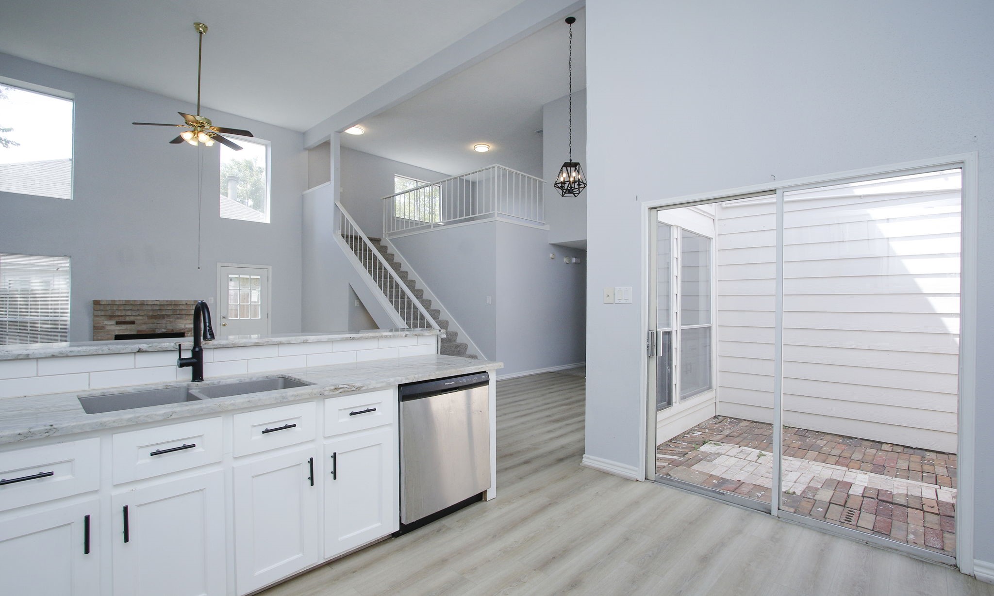 2115 Foundary Drive E Property Photo 16