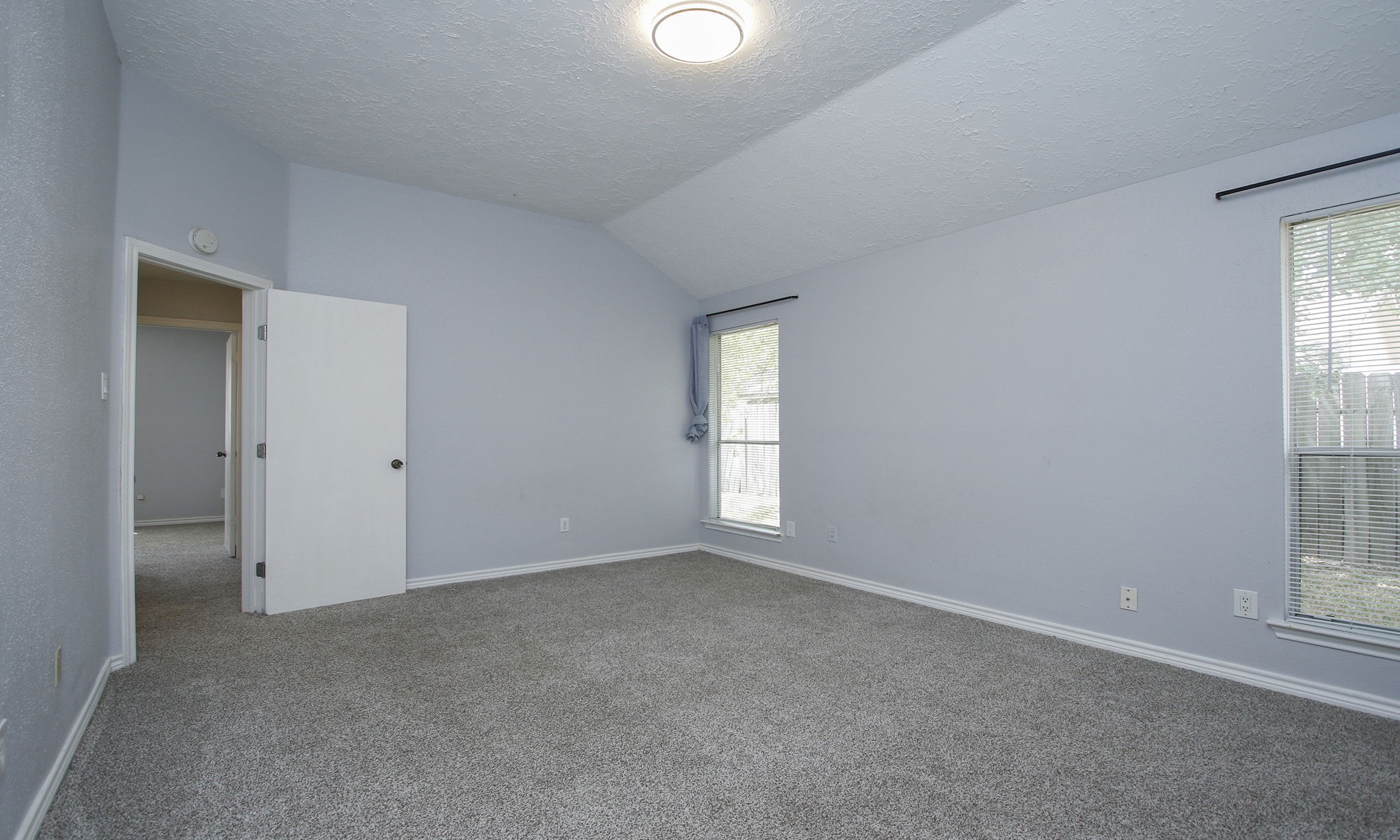 2115 Foundary Drive E Property Photo 20