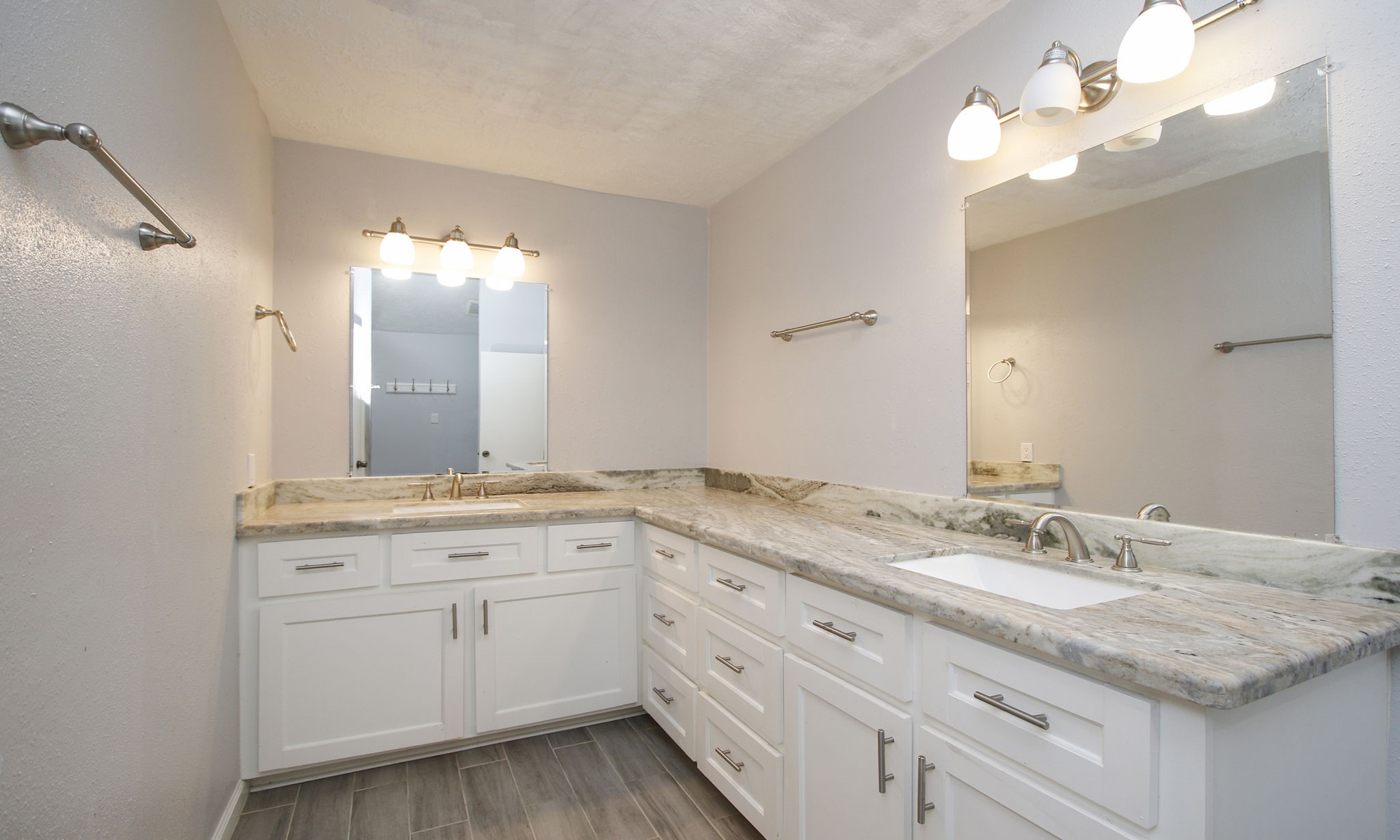2115 Foundary Drive E Property Photo 23