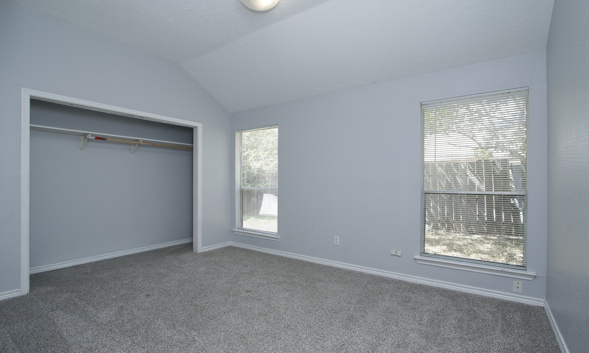 2115 Foundary Drive E Property Photo 26