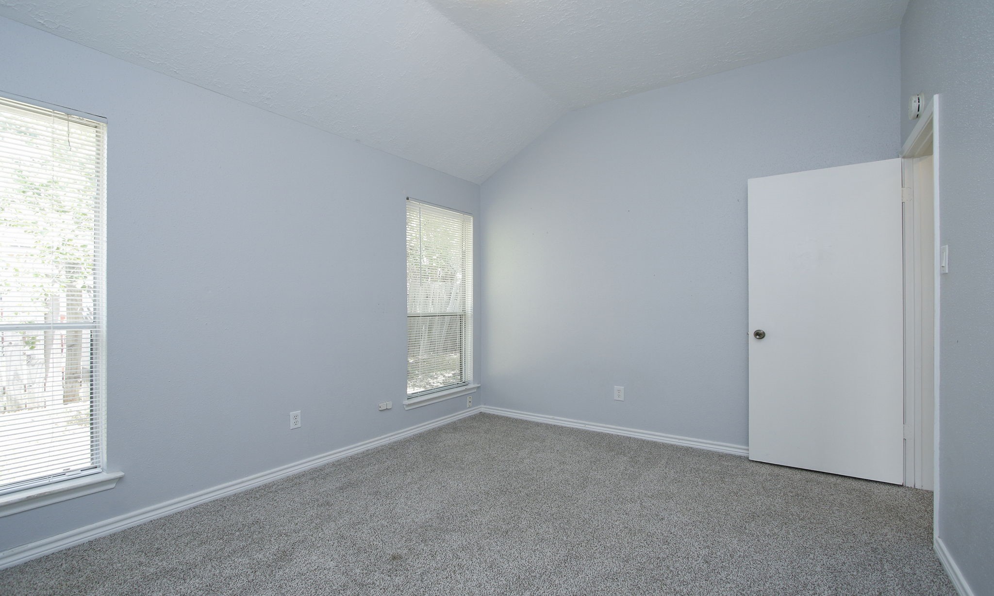 2115 Foundary Drive E Property Photo 28