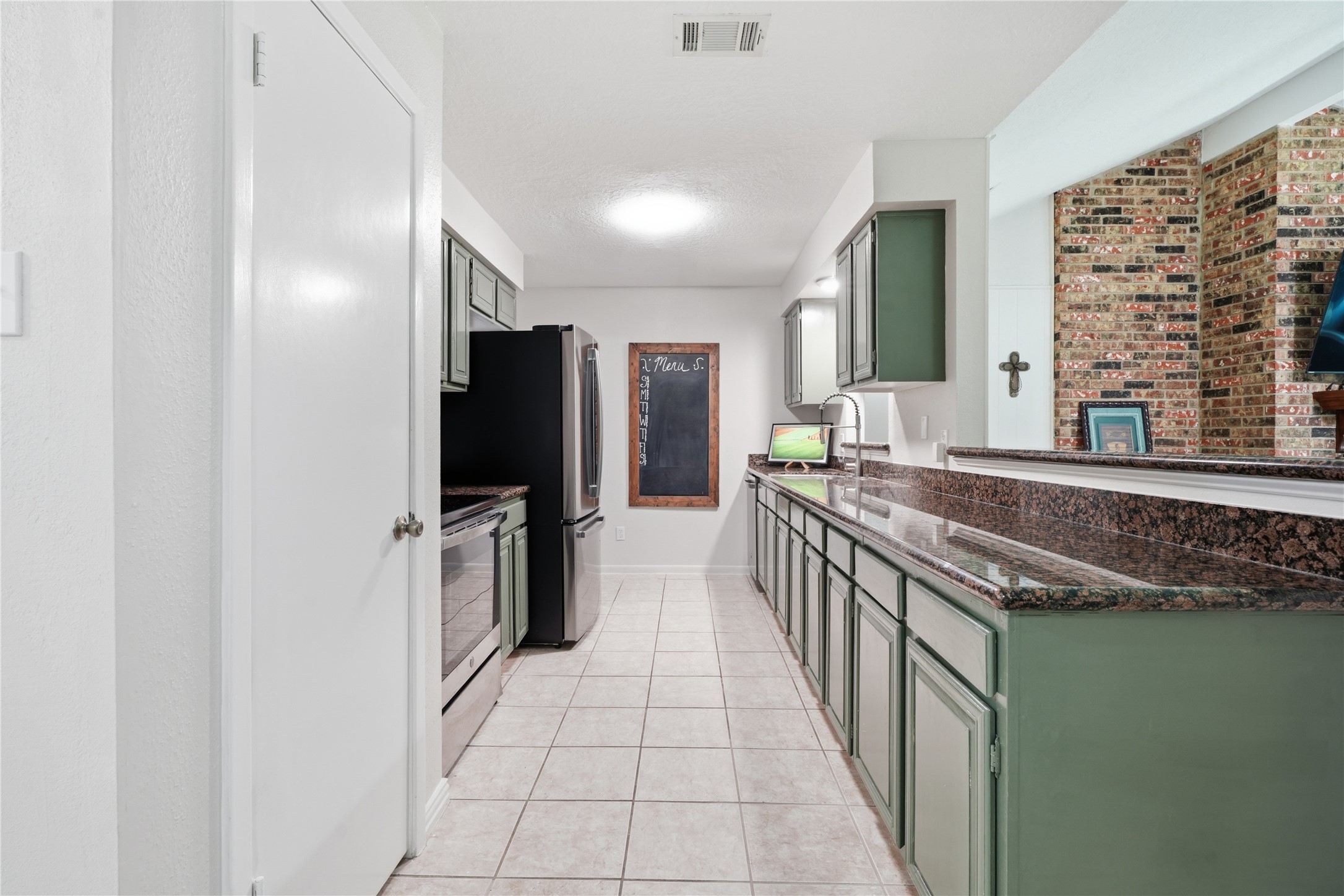 4850 Kentington Drive Property Photo 10