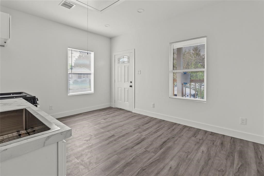 8501 Denby Street Property Photo 6