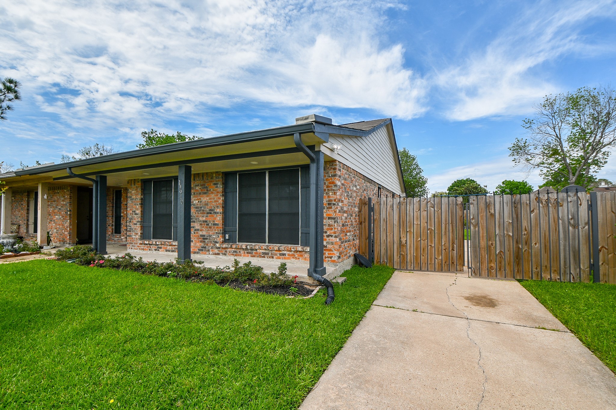 13910 Bonnercrest Drive Property Photo 2