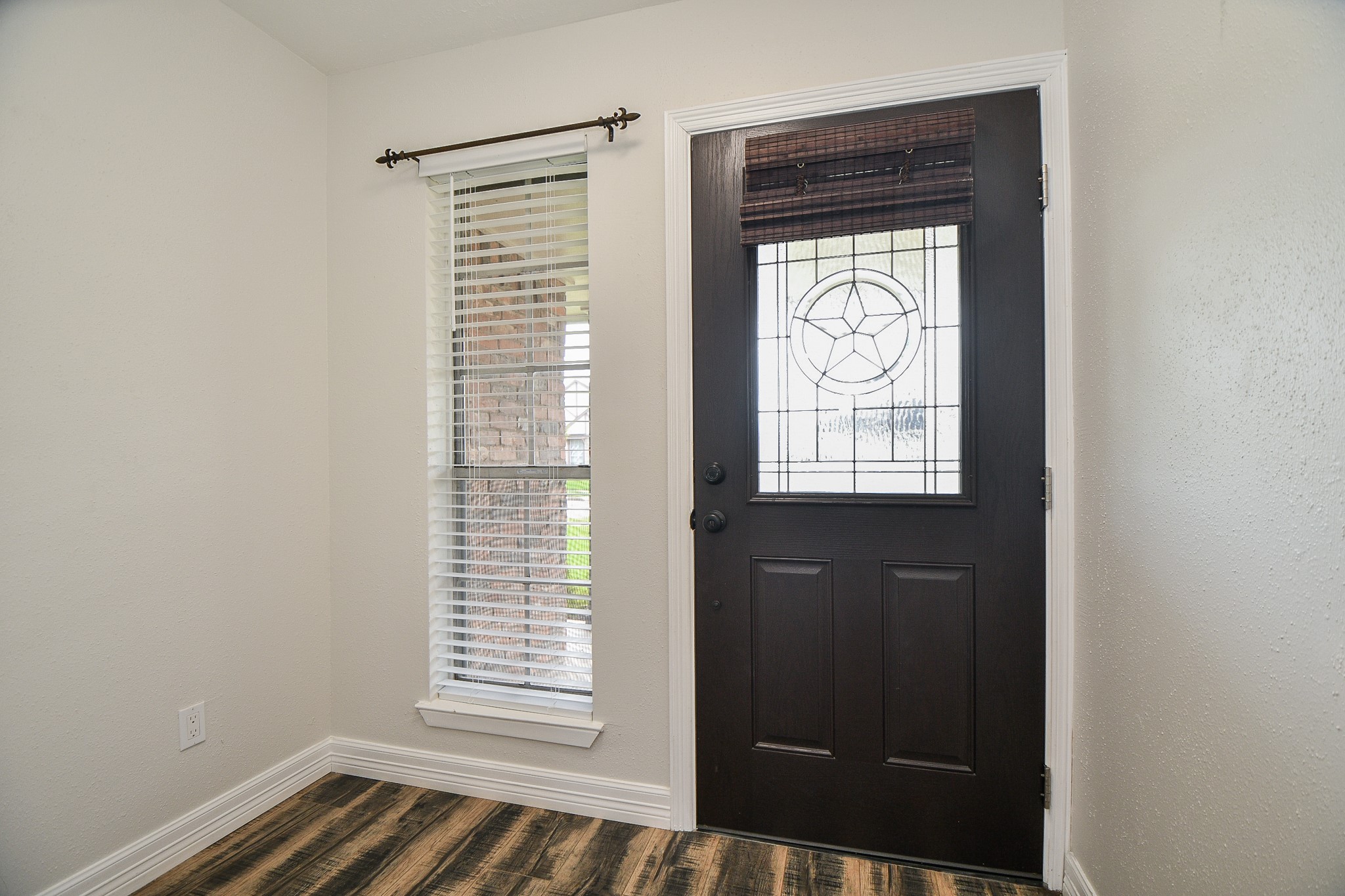 13910 Bonnercrest Drive Property Photo 4