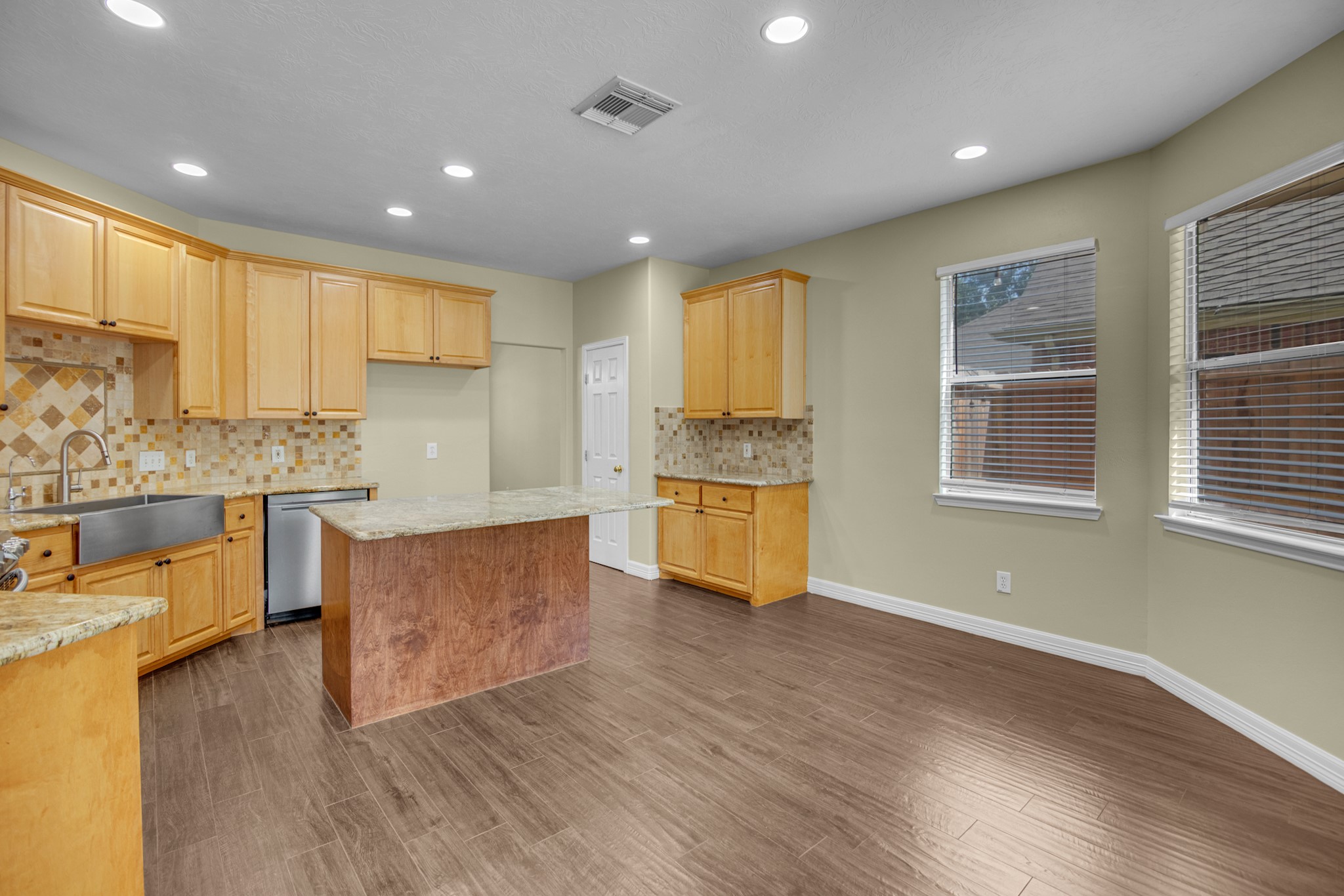 2919 Silverbit Trail Lane Property Photo 9