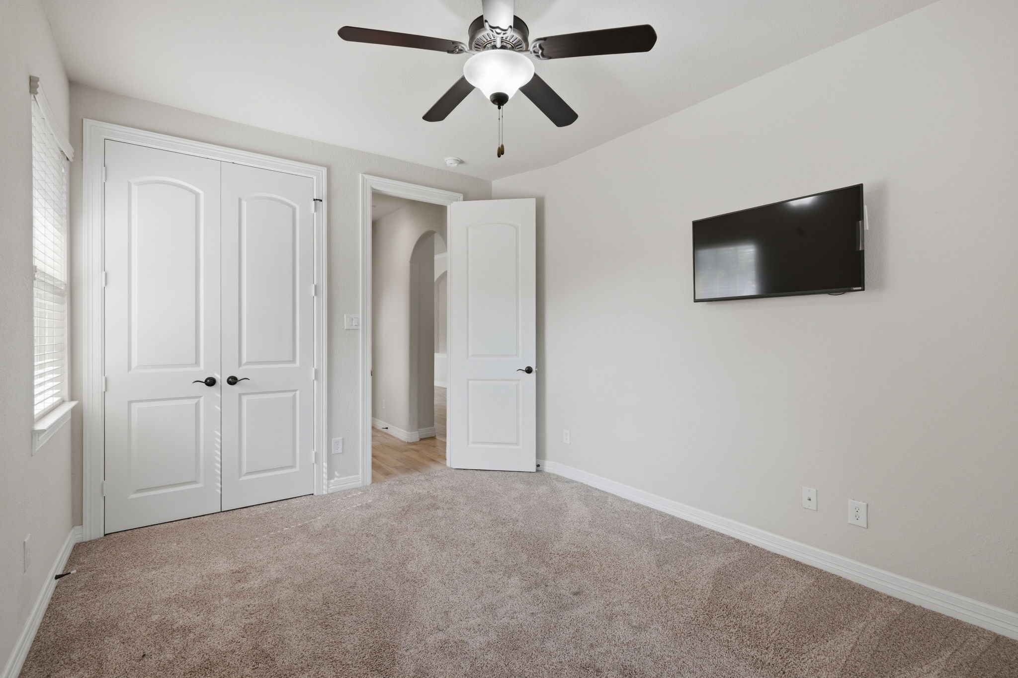 33107 Whickham Circle Property Photo 5