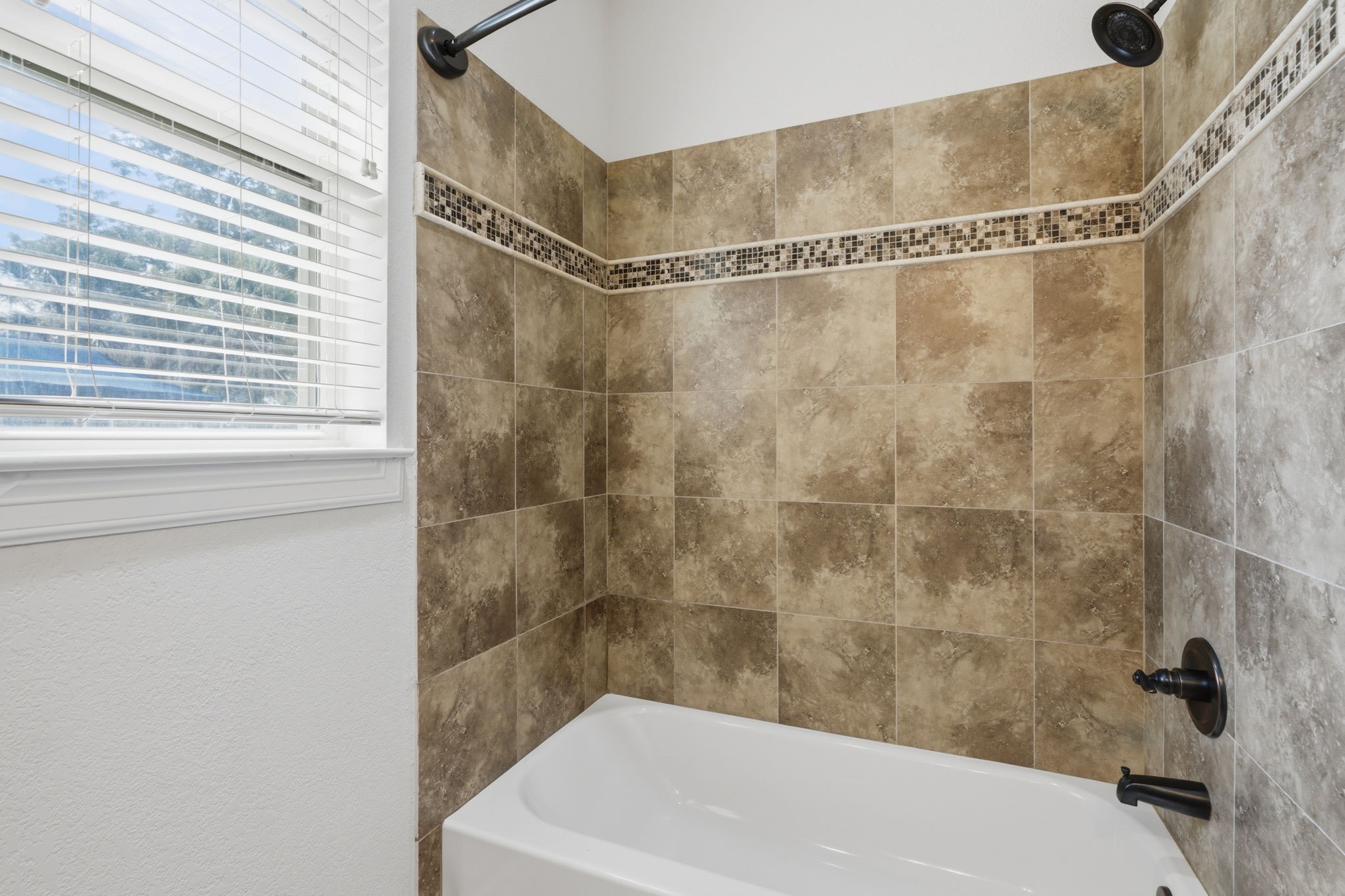 33107 Whickham Circle Property Photo 6
