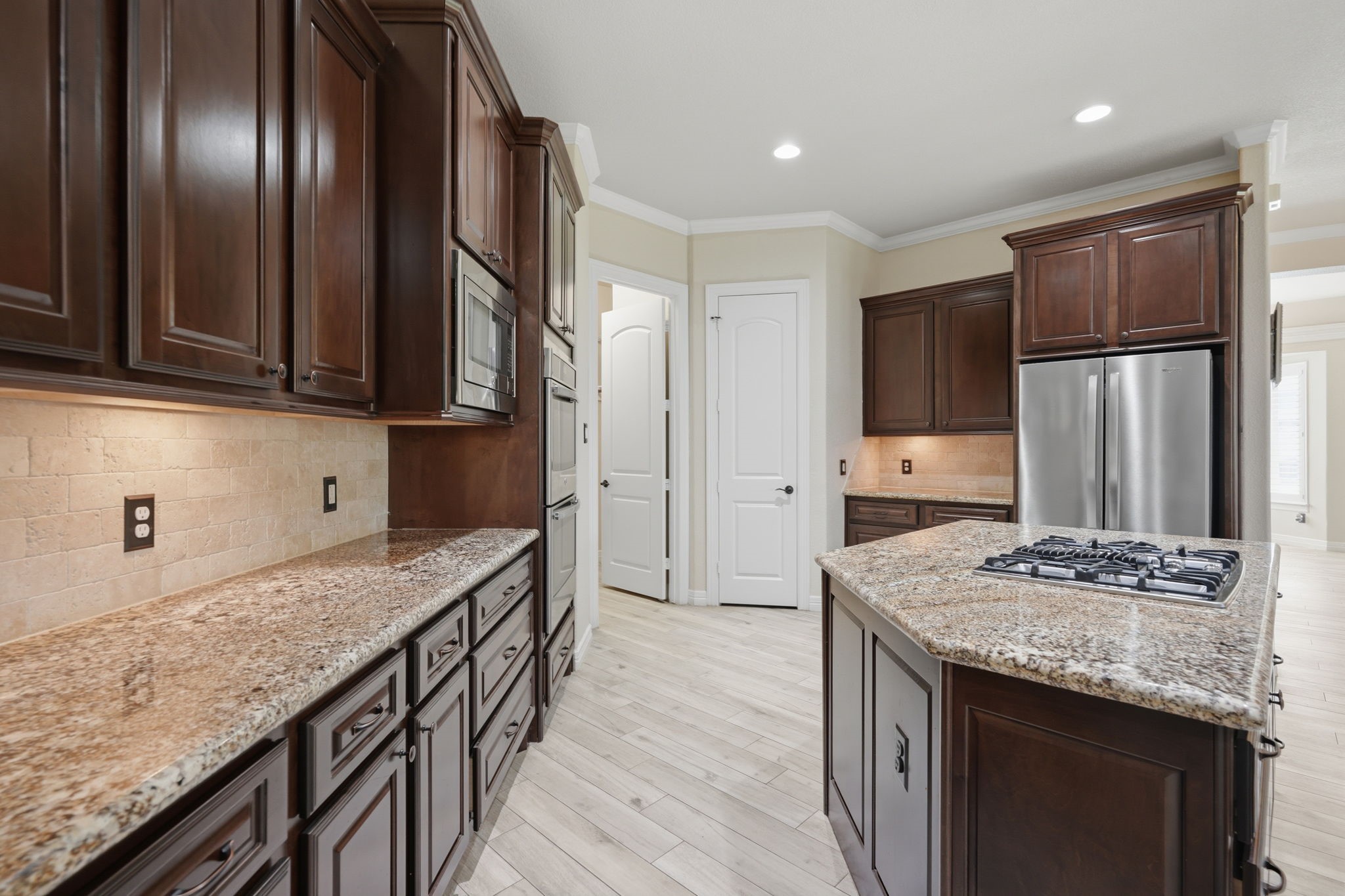 33107 Whickham Circle Property Photo 13
