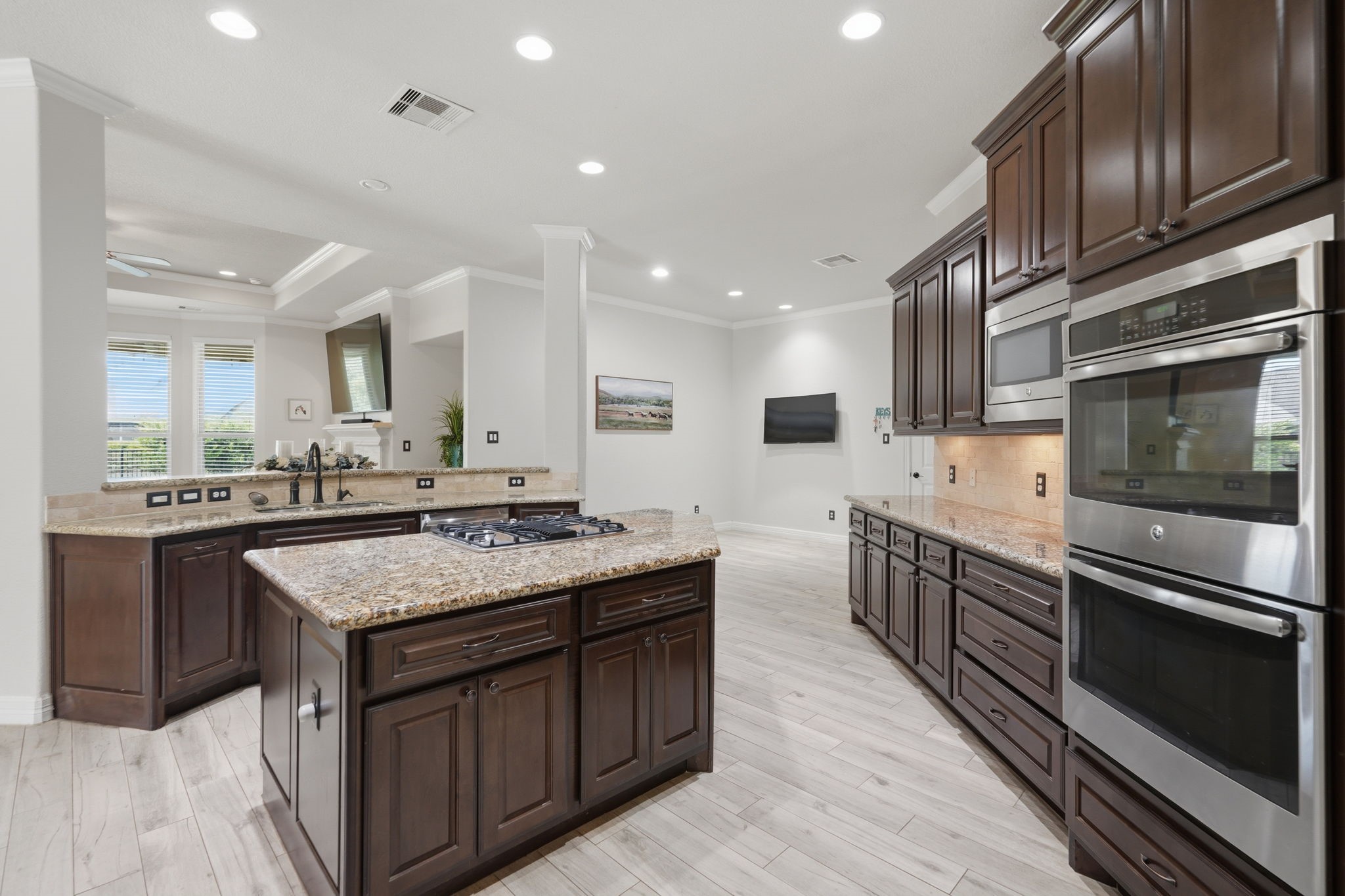 33107 Whickham Circle Property Photo 15