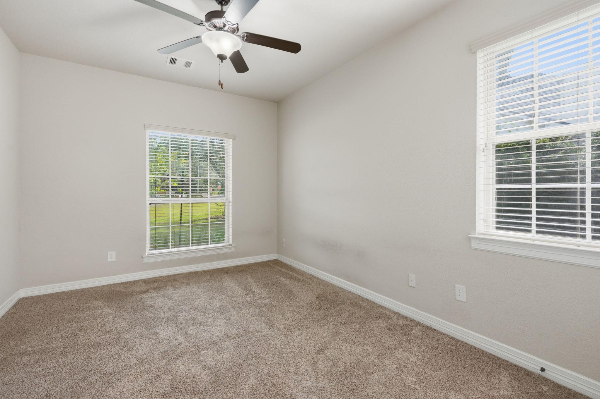 33107 Whickham Circle Property Photo 39