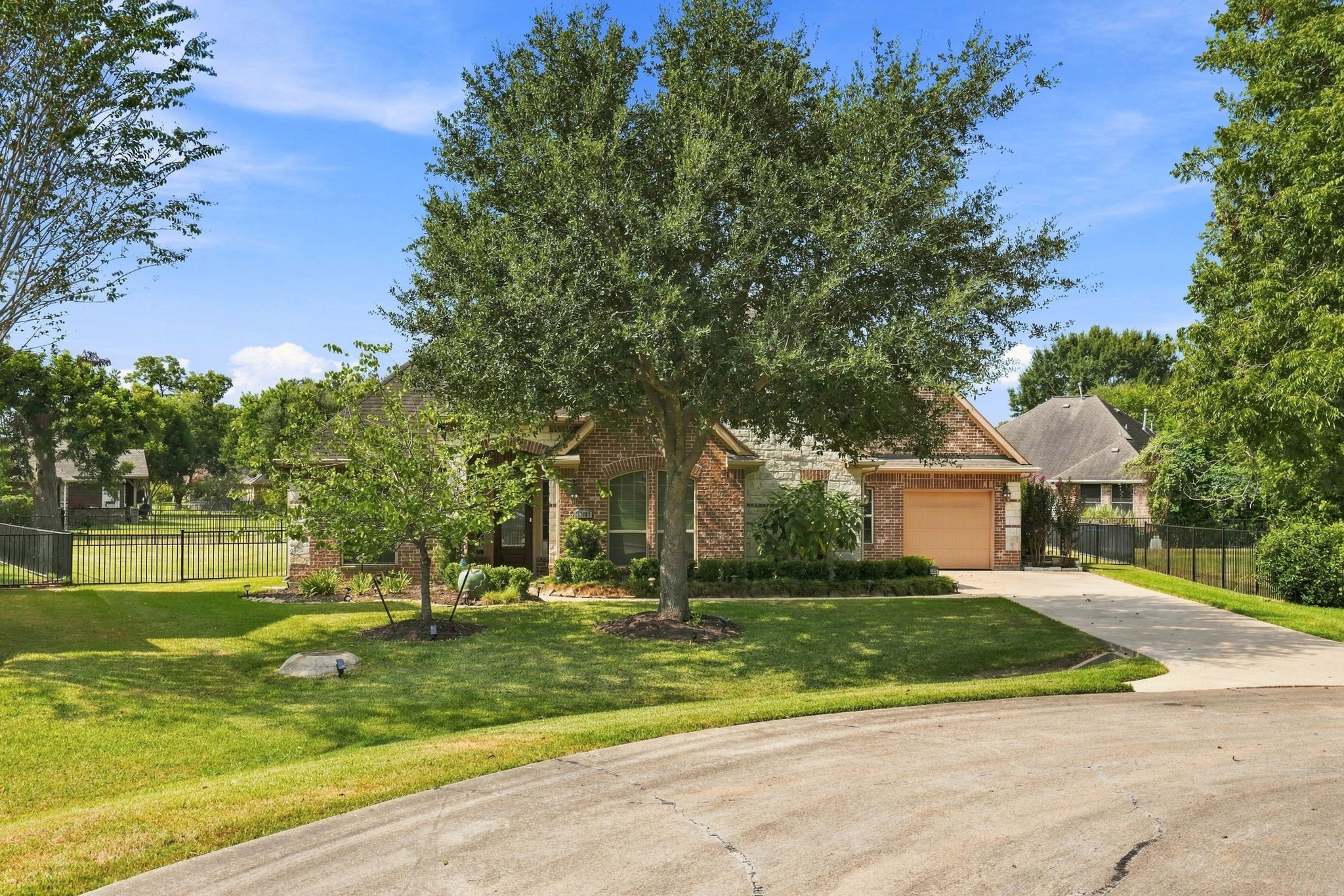 33107 Whickham Circle Property Photo 45