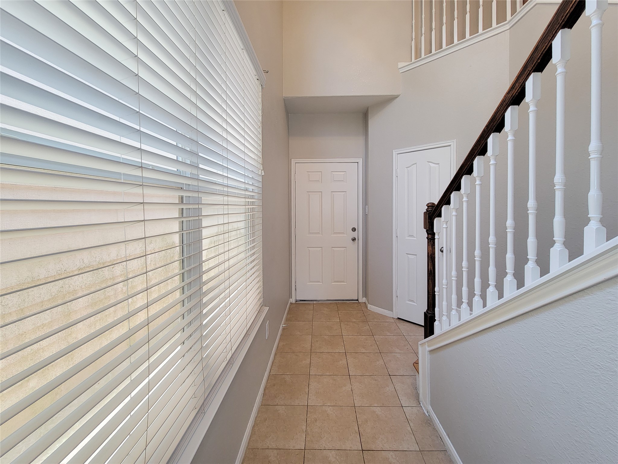 17146 Amarose Property Photo 4