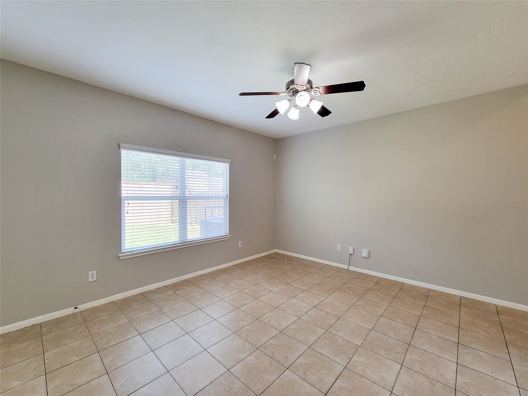 17146 Amarose Property Photo 11