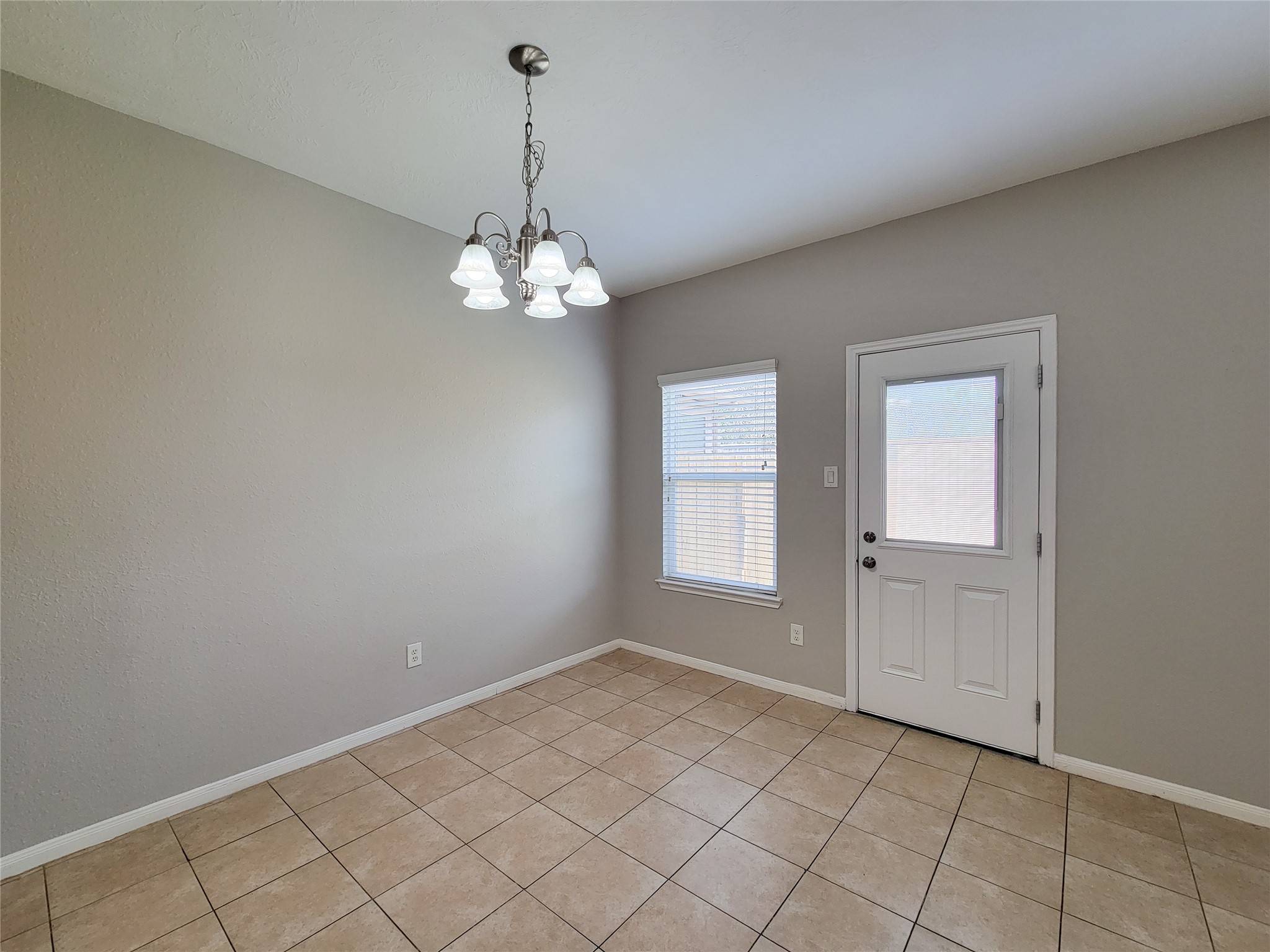 17146 Amarose Property Photo 12