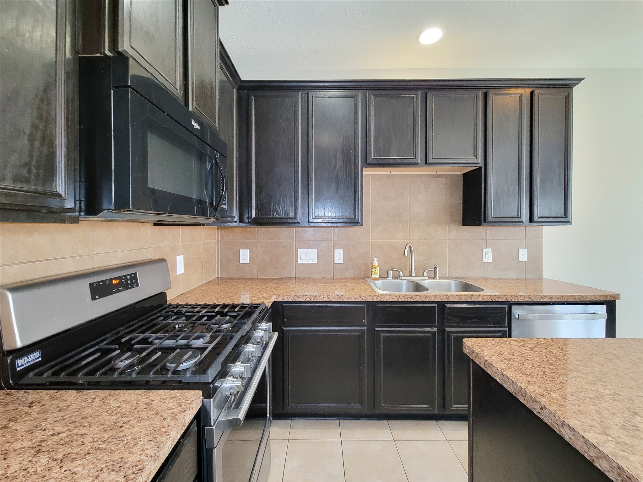 17146 Amarose Property Photo 14