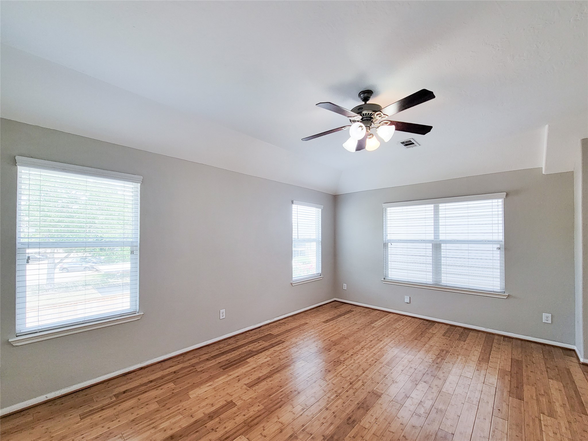 17146 Amarose Property Photo 20