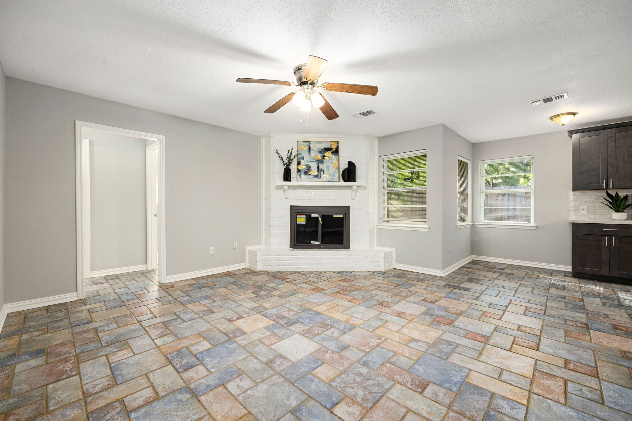 218 Chariot Lane Property Photo 5
