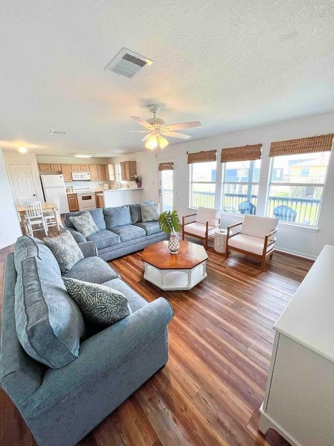 1426 Bluewater Highway Property Photo 5