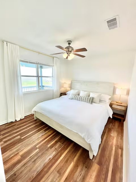 1426 Bluewater Highway Property Photo 8