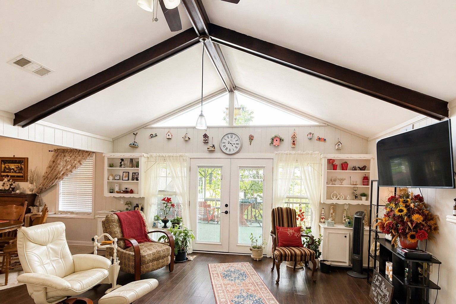 206 Riverside Street Property Photo
