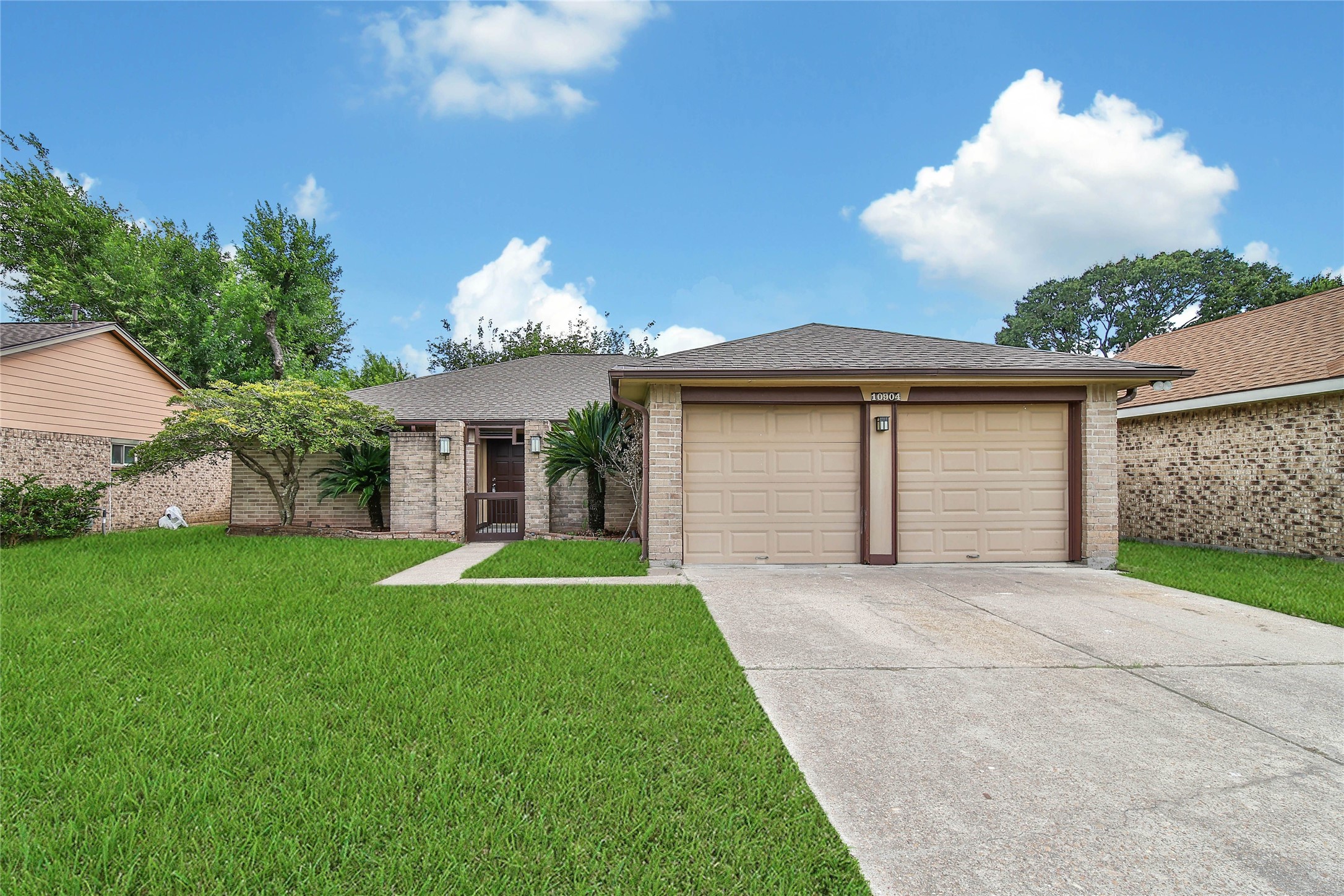 10904 Birch Drive Property Photo 1