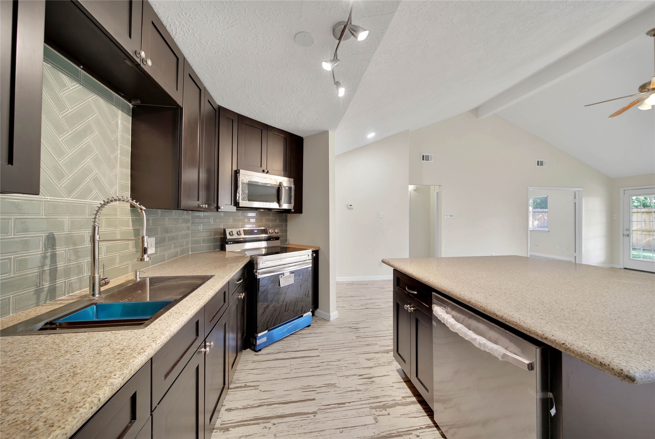 10904 Birch Drive Property Photo 2