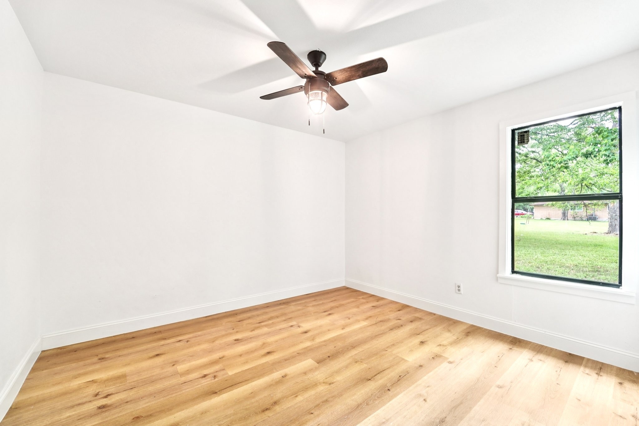 32606 Glenda Drive Property Photo 25