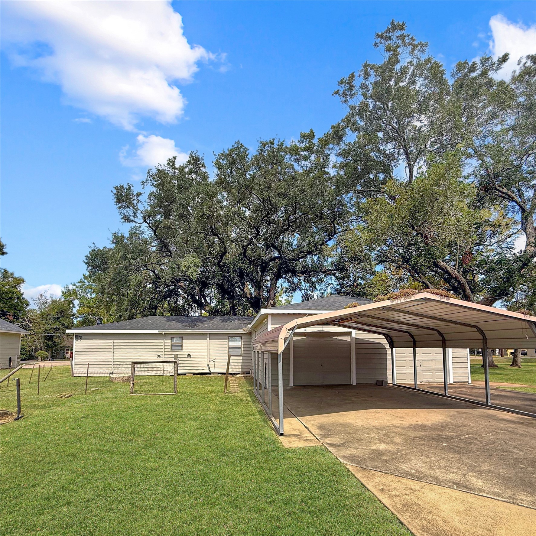 819 W Kyle Road Property Photo 10