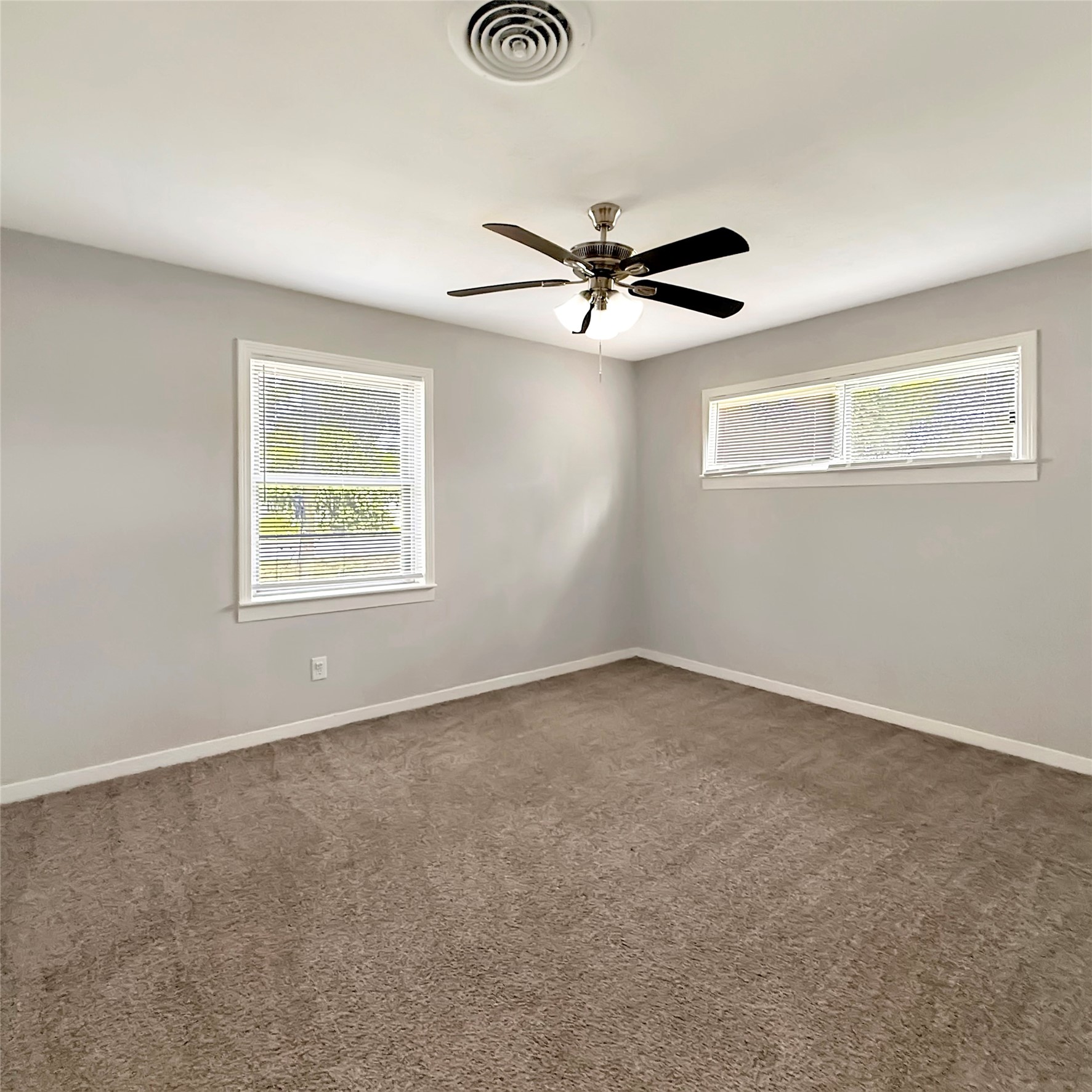 819 W Kyle Road Property Photo 14