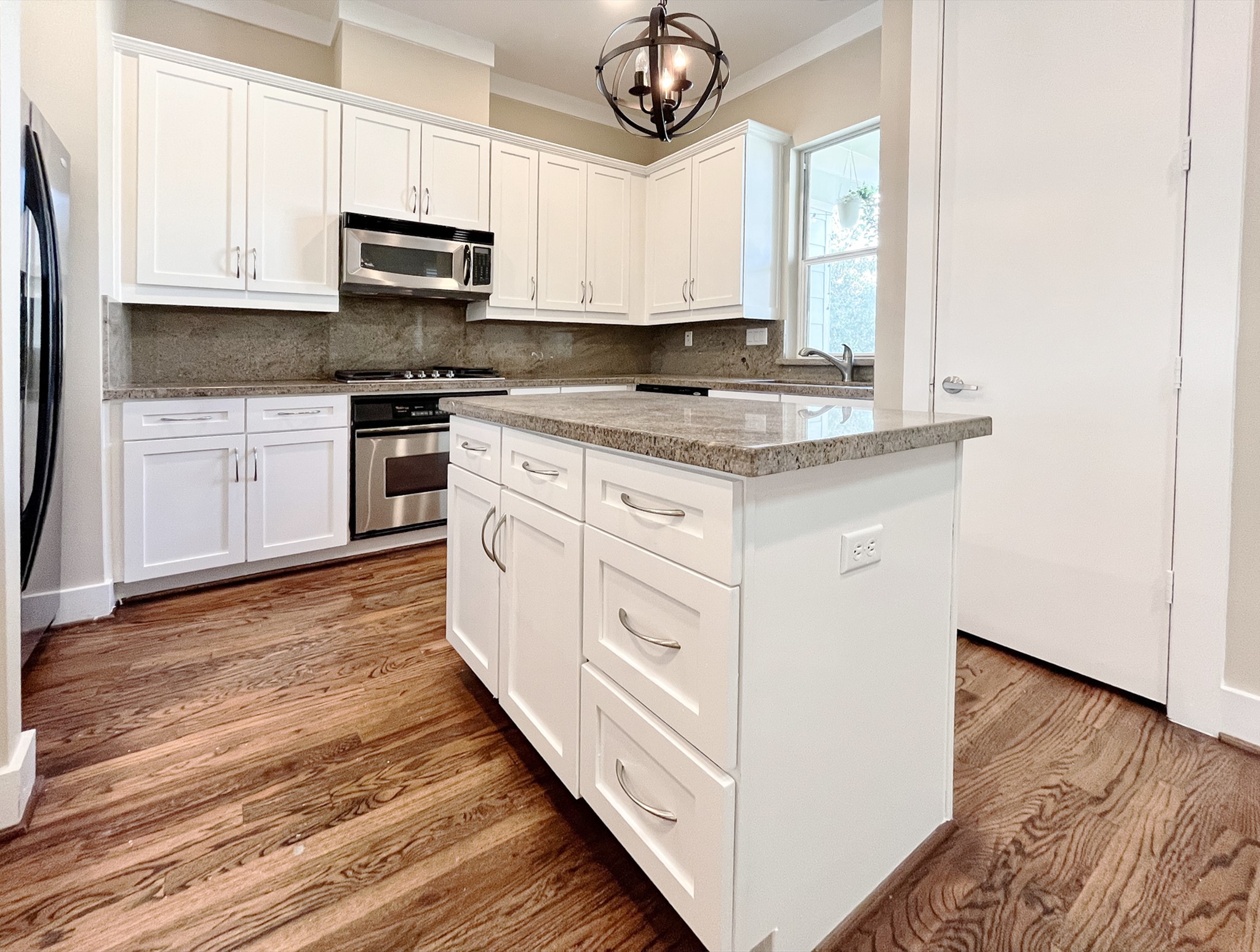 5220 Lillian Street Property Photo 1