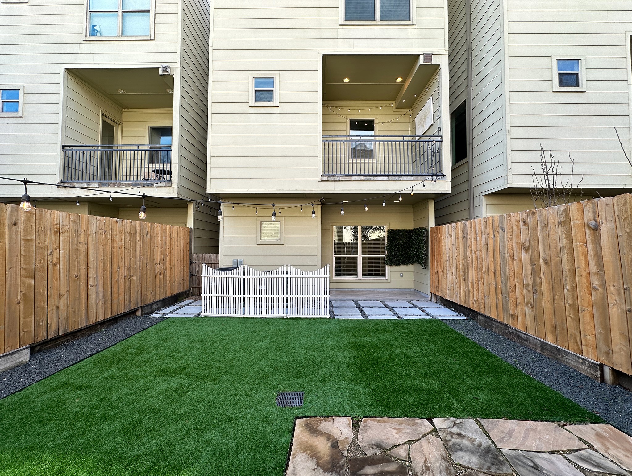 5220 Lillian Street Property Photo 2