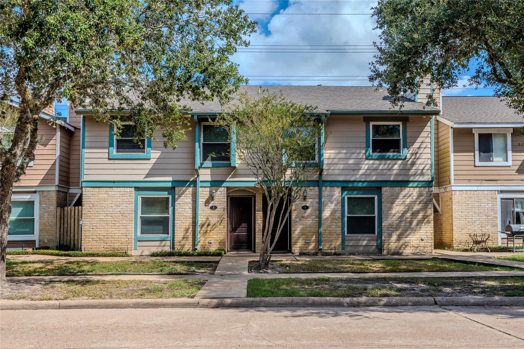 720 Memorial Mews Street Property Photo 1
