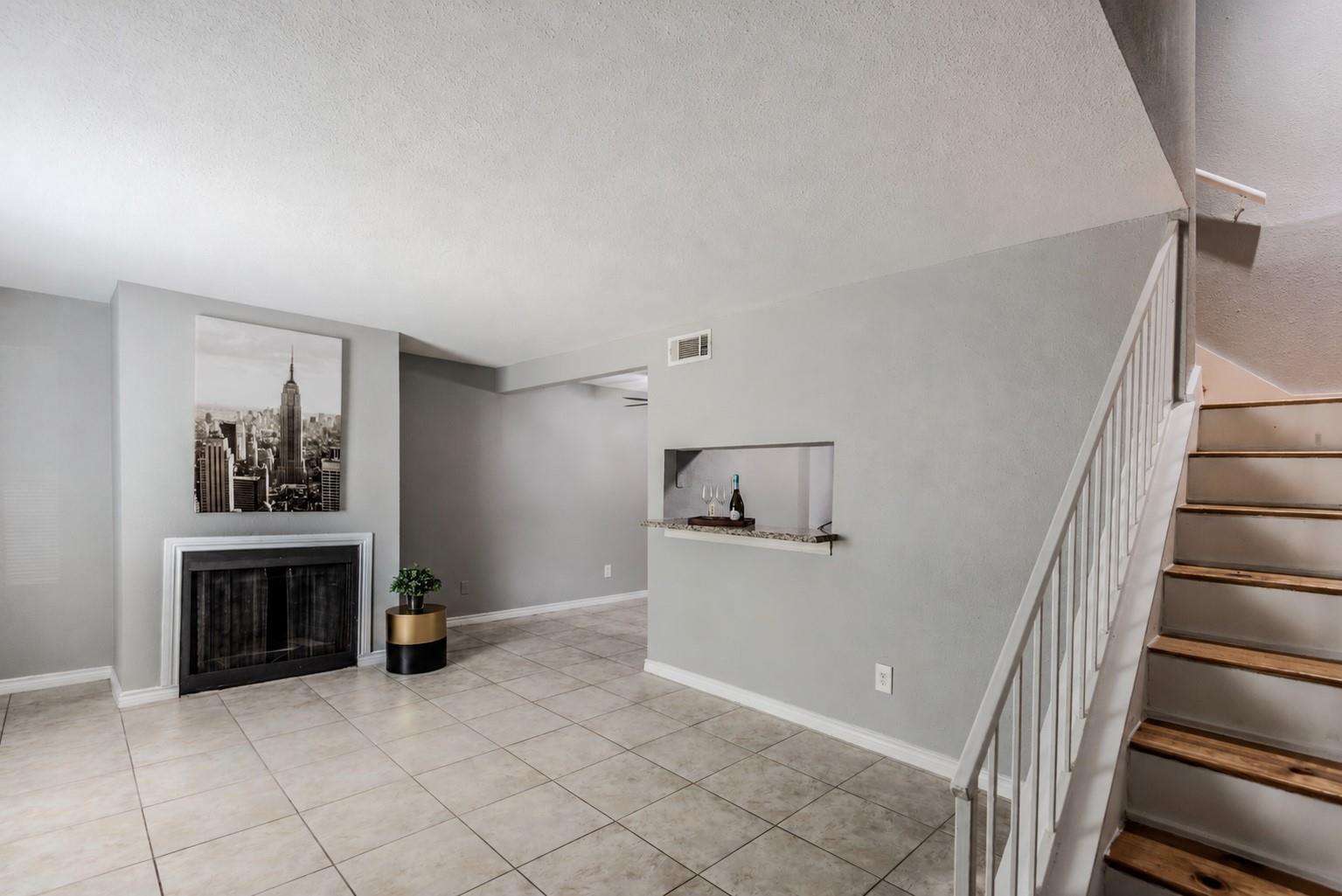720 Memorial Mews Street Property Photo 5